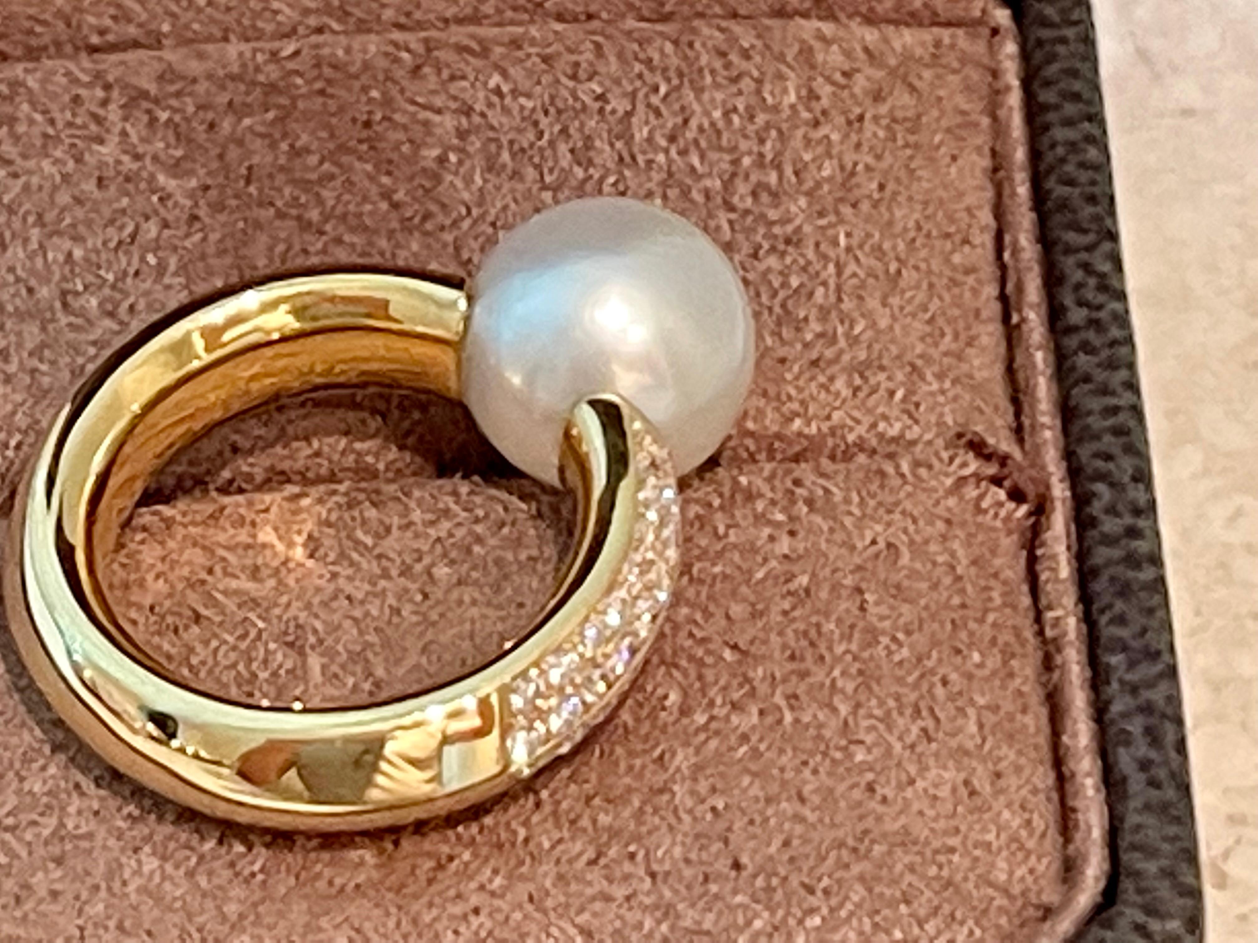 18 K Yellow Gold Ring South Sea Pearl Diamonds Gubelin Lucerne Switzerland In New Condition For Sale In Zurich, Zollstrasse