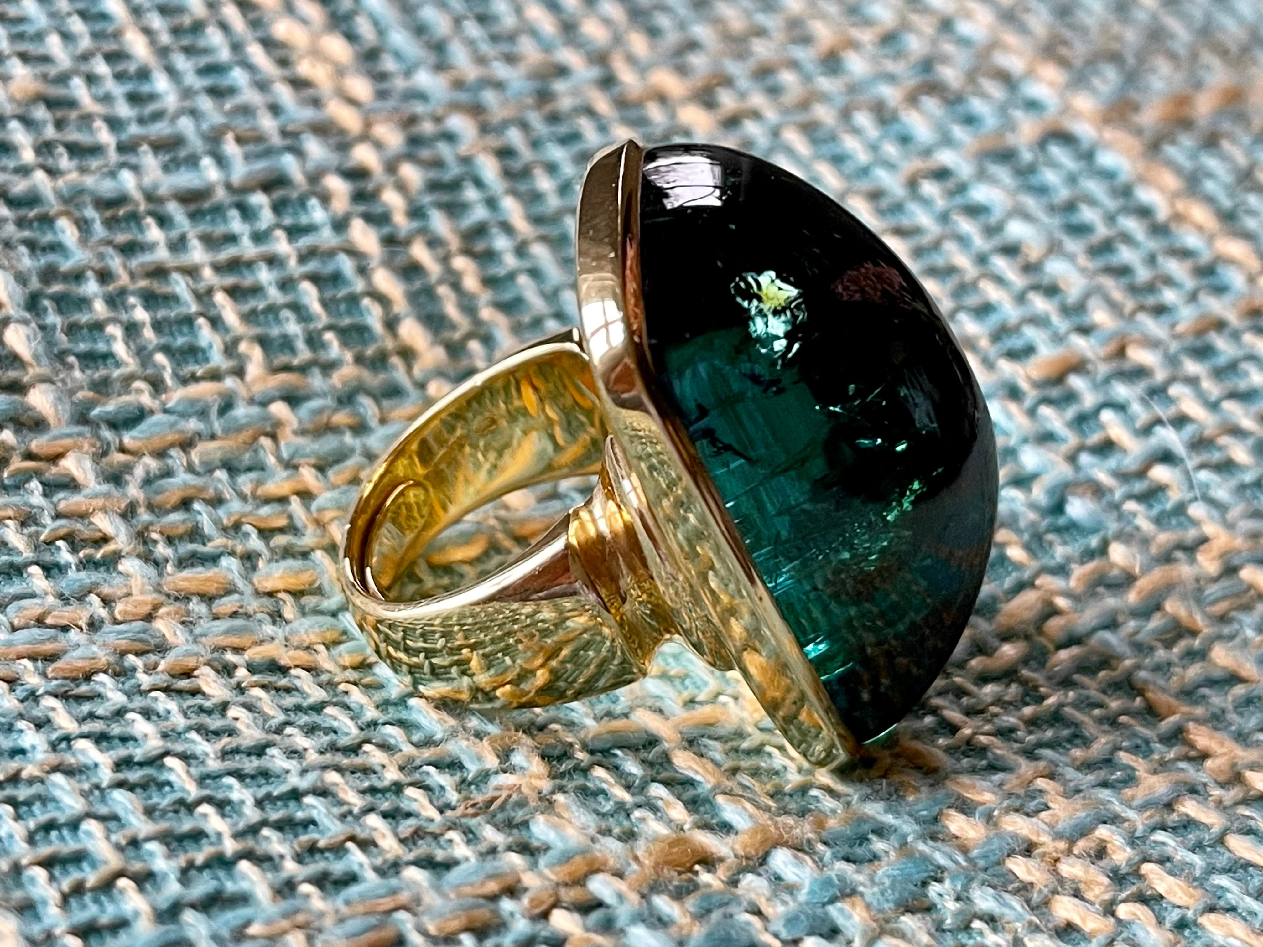 18 K Yellow Gold Statement Ring Green Torumaline Cabochon by De Vroomen For Sale 3