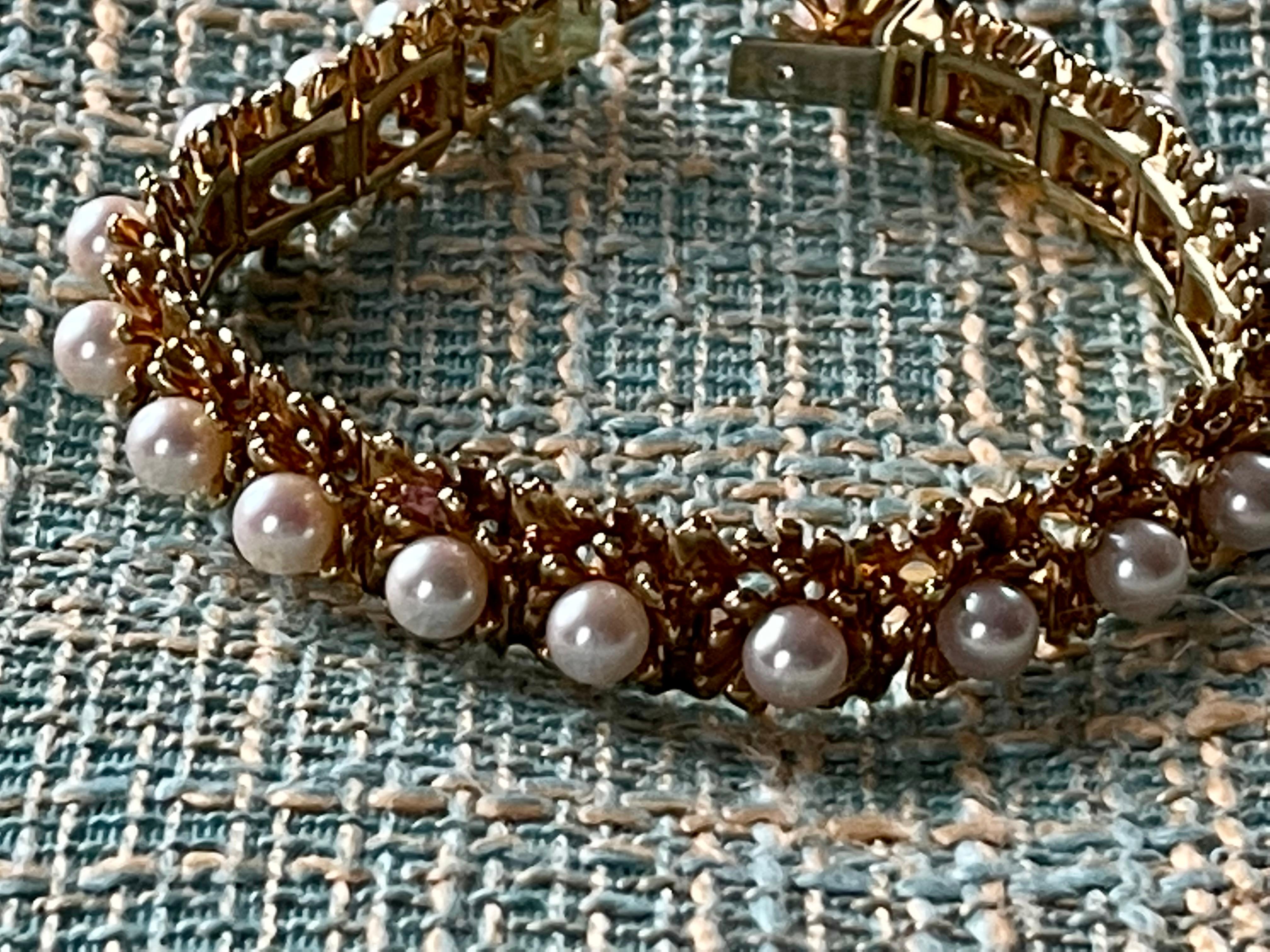 18 K Yellow Gold Vintage Bracelet with Akoya Pearls For Sale 3