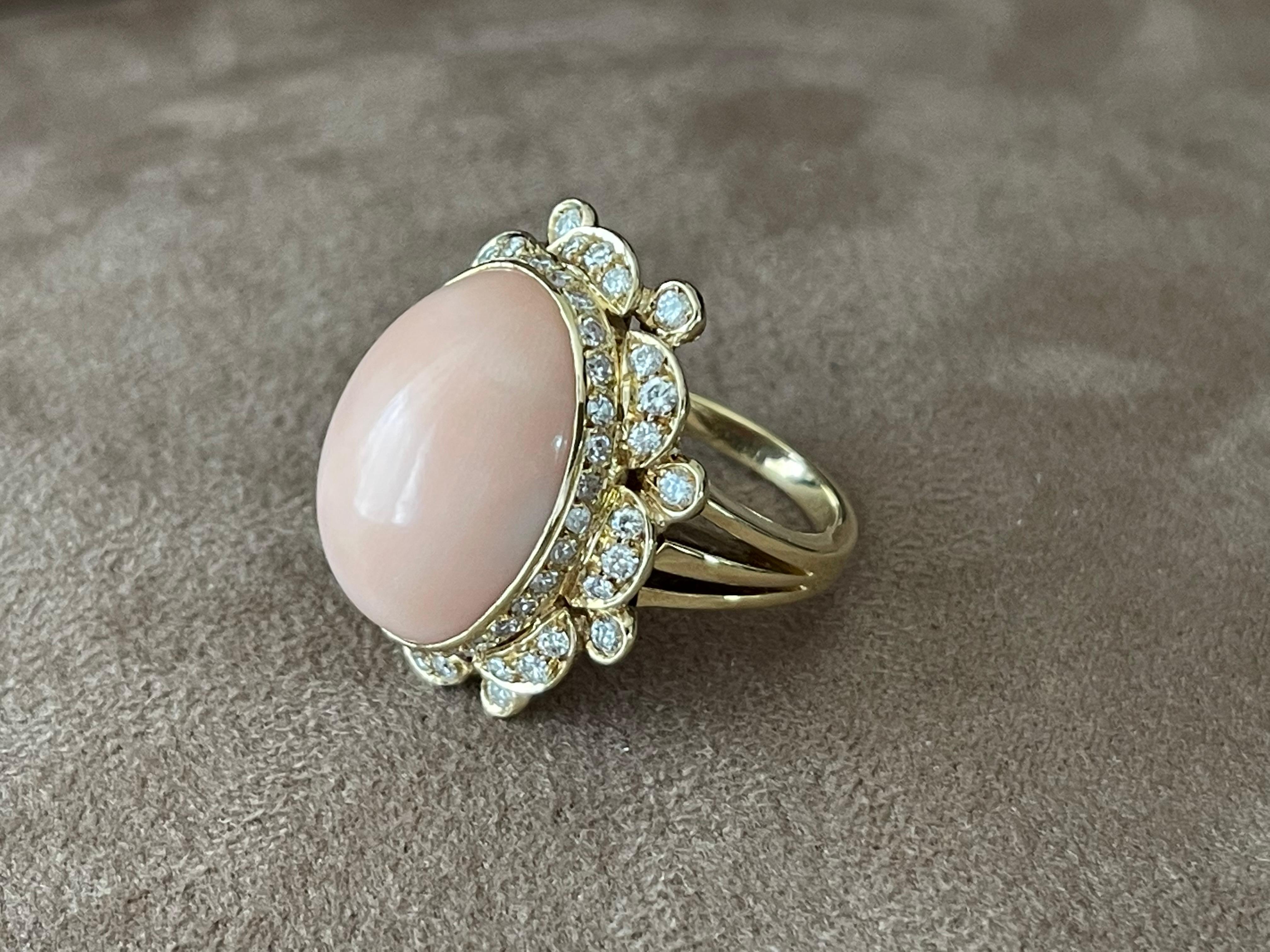 Cabochon 18 K Yellow Gold Vintage Cocktail Ring with Diamonds Angel Skin Coral For Sale