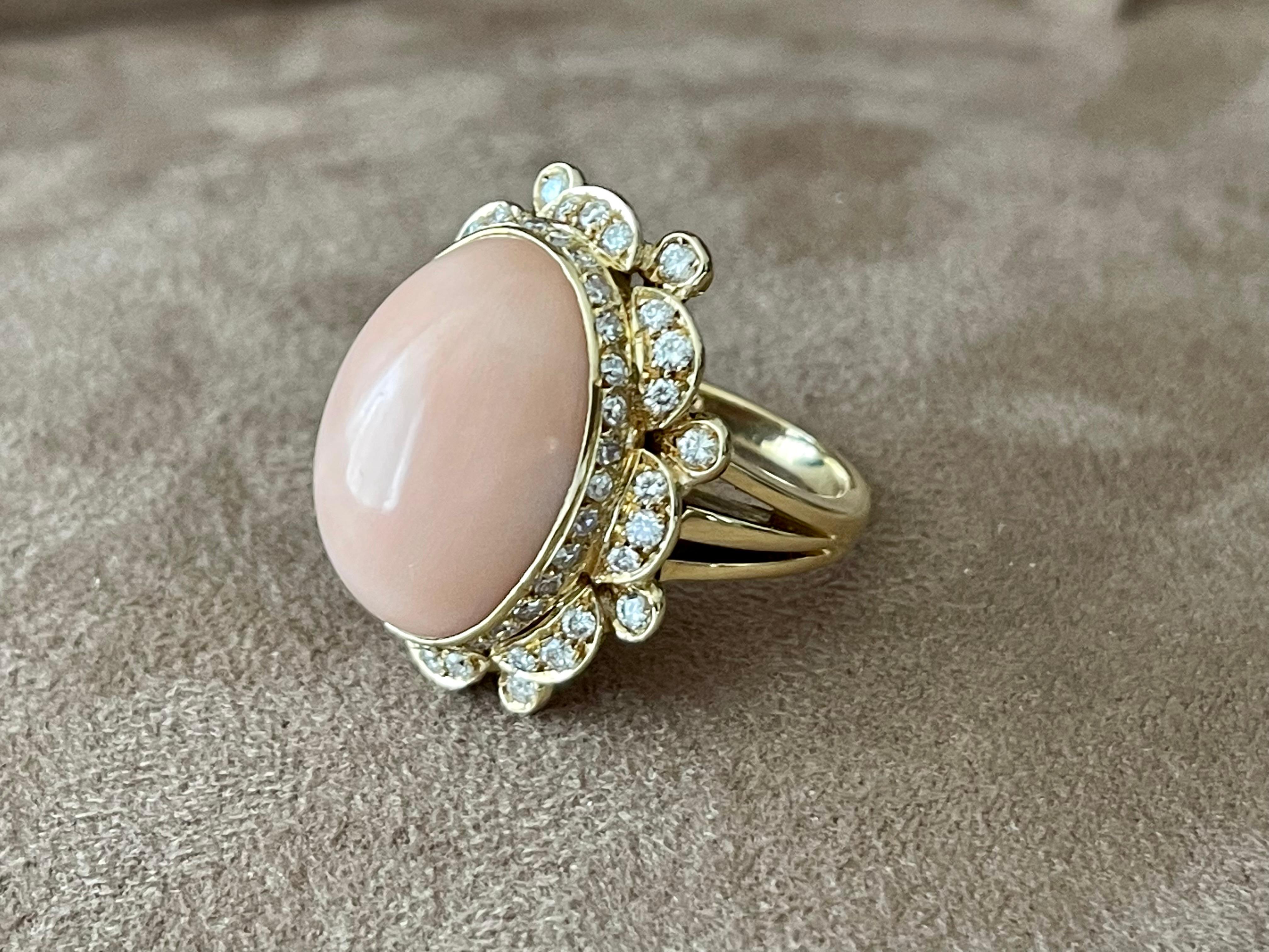 Women's 18 K Yellow Gold Vintage Cocktail Ring with Diamonds Angel Skin Coral For Sale