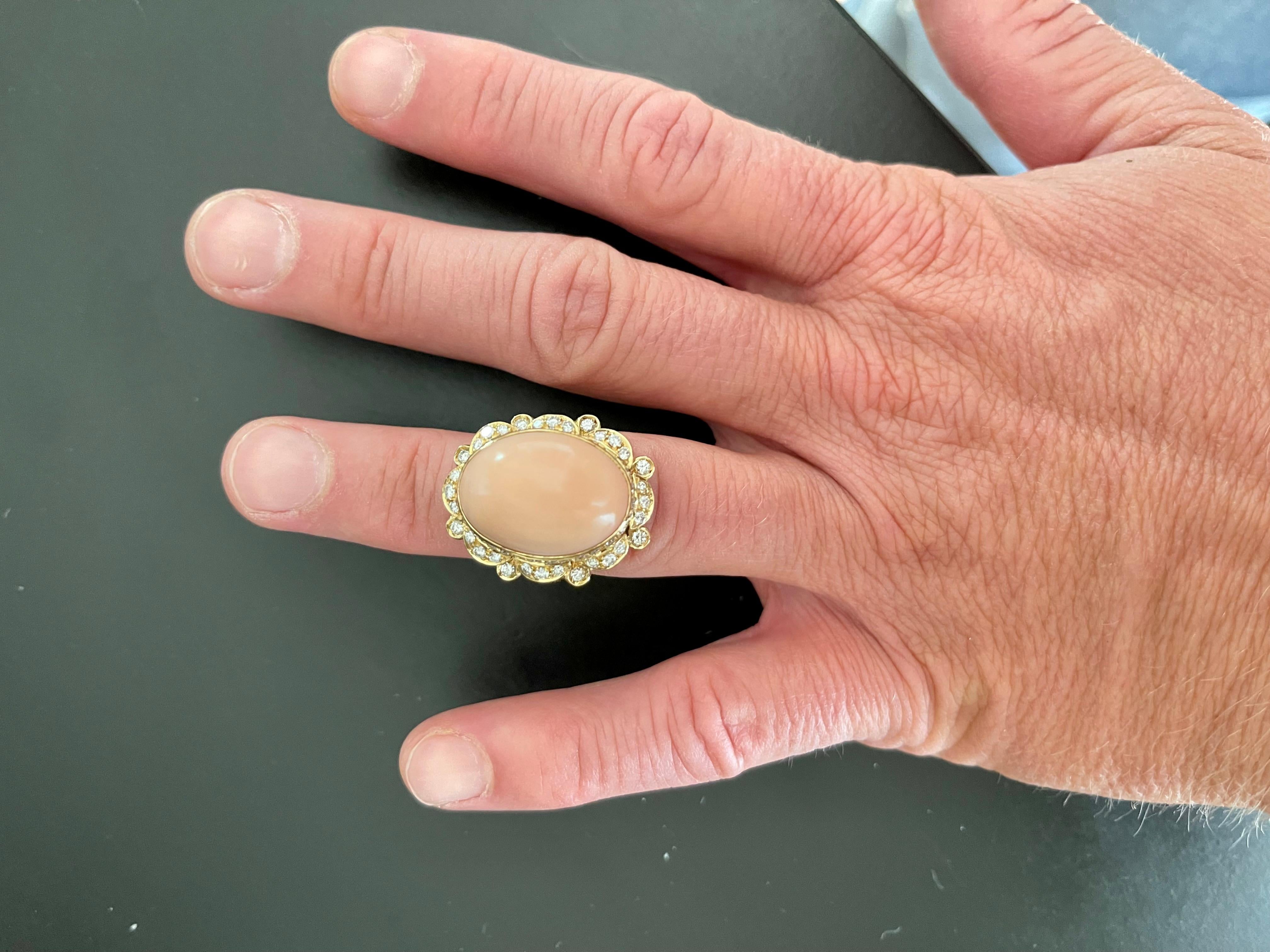 18 K Yellow Gold Vintage Cocktail Ring with Diamonds Angel Skin Coral For Sale 3