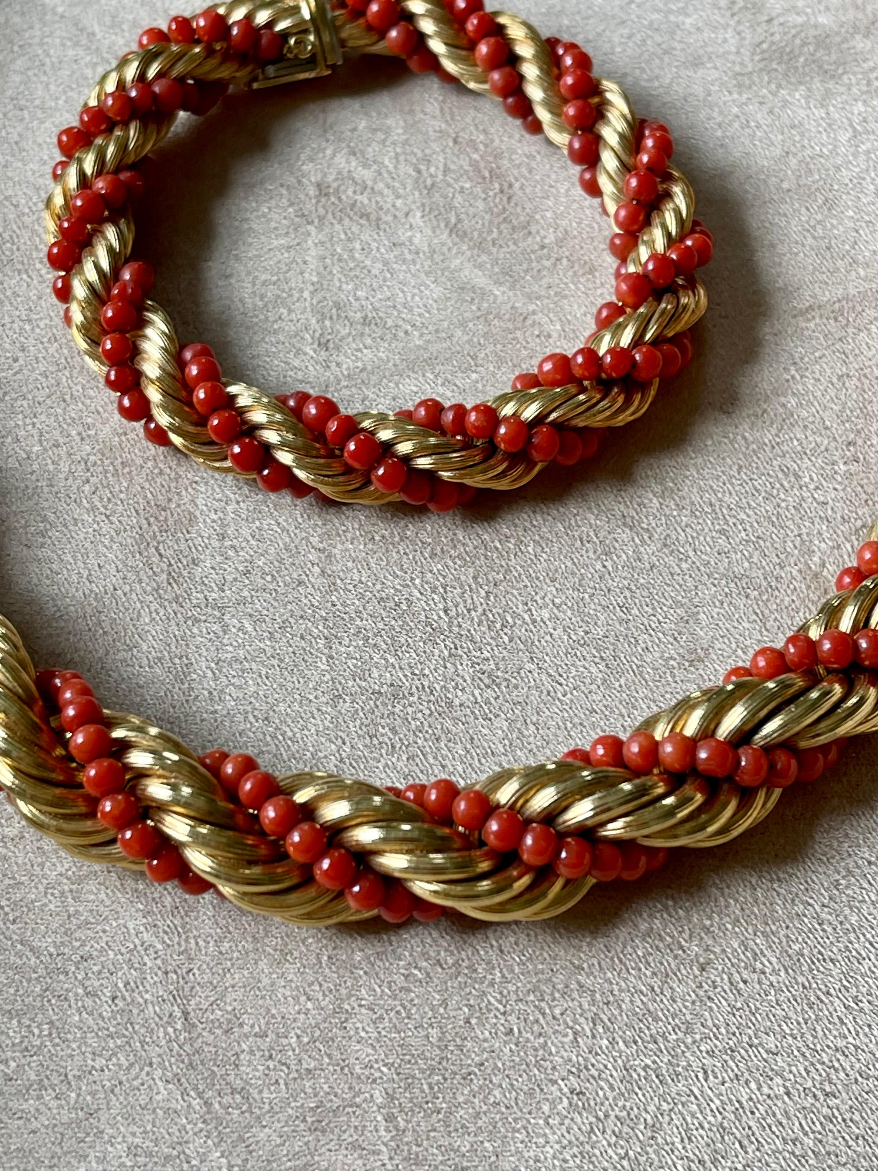 18 K Yellow Gold Vintage Coral Rope Torsade Necklace Bracelet For Sale 5