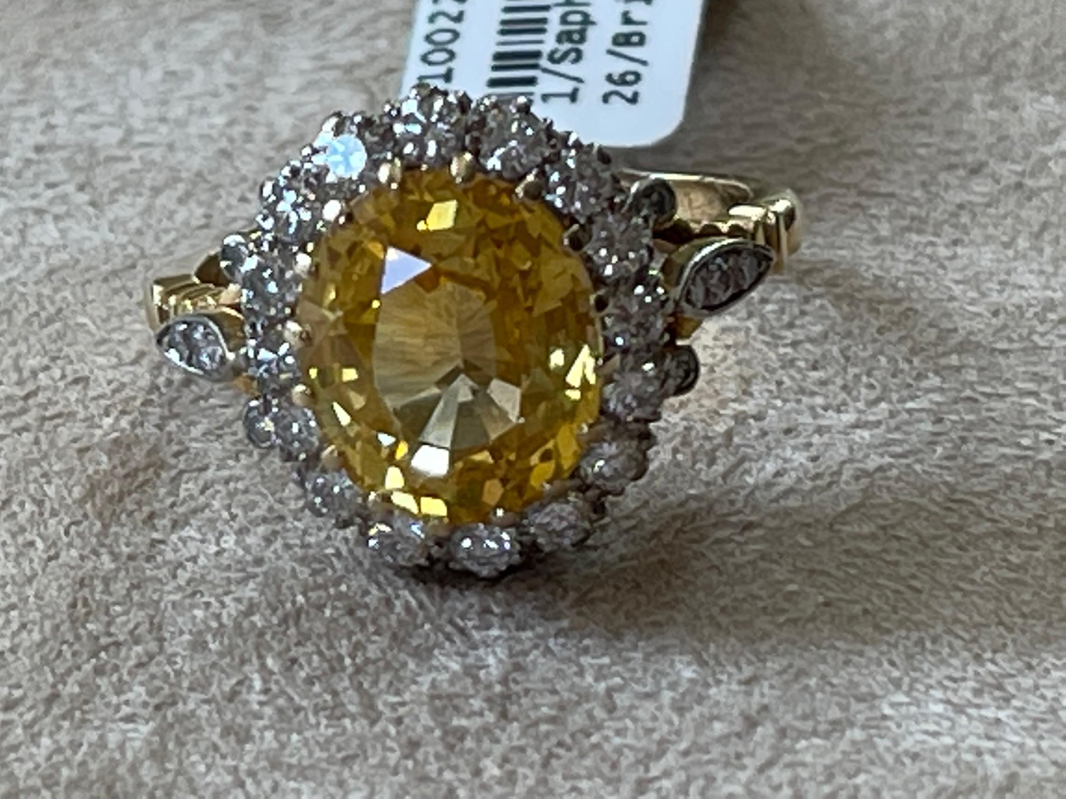 18 K Yellow Gold Vintage Entourage Ring Yellow Sapphire Diamonds For Sale 2