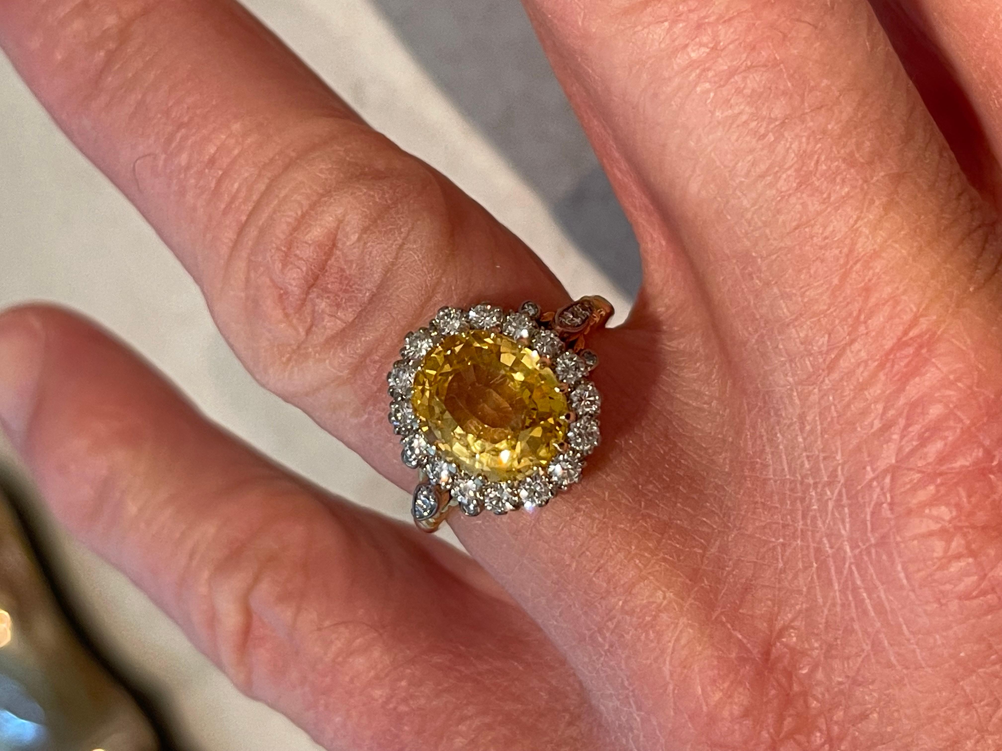 18 K Yellow Gold Vintage Entourage Ring Yellow Sapphire Diamonds For Sale 7
