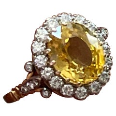 18 K Yellow Gold Vintage Entourage Ring Yellow Sapphire Diamonds