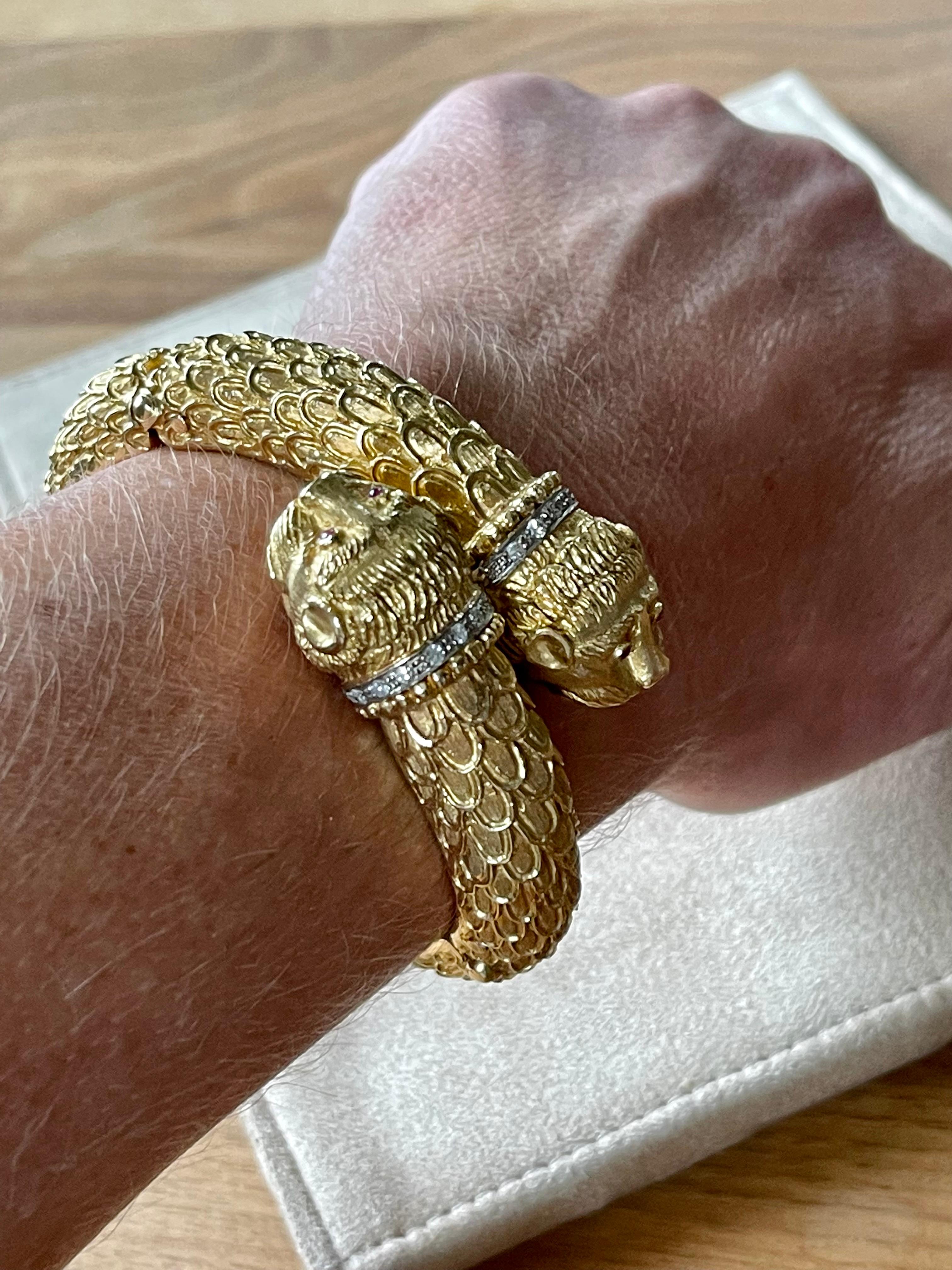 18 K Yellow Gold Vintage Lion's Head Bangle For Sale 5