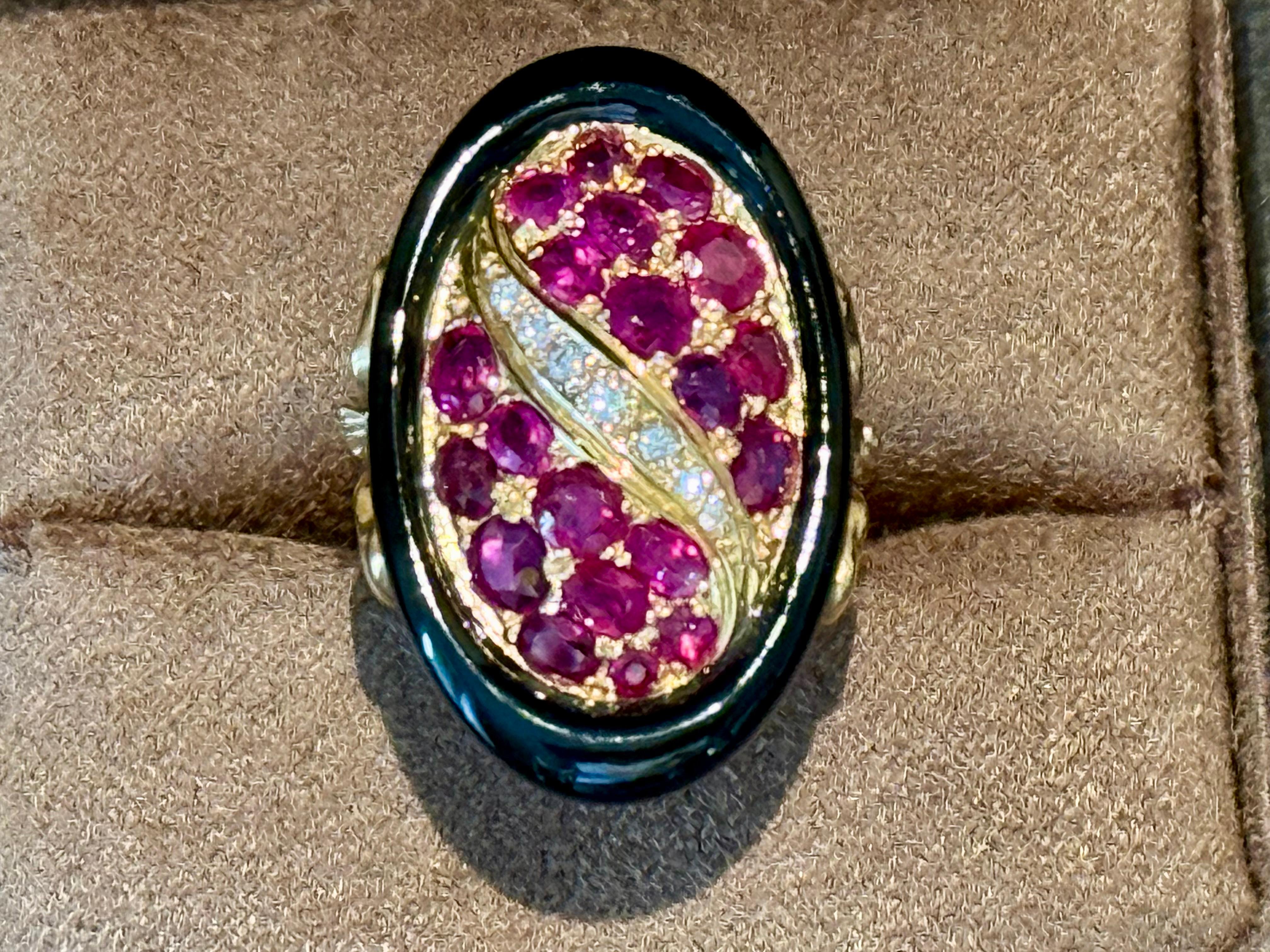 Anello vintage in oro giallo 18 K. con onice, rubino e diamante in vendita 2