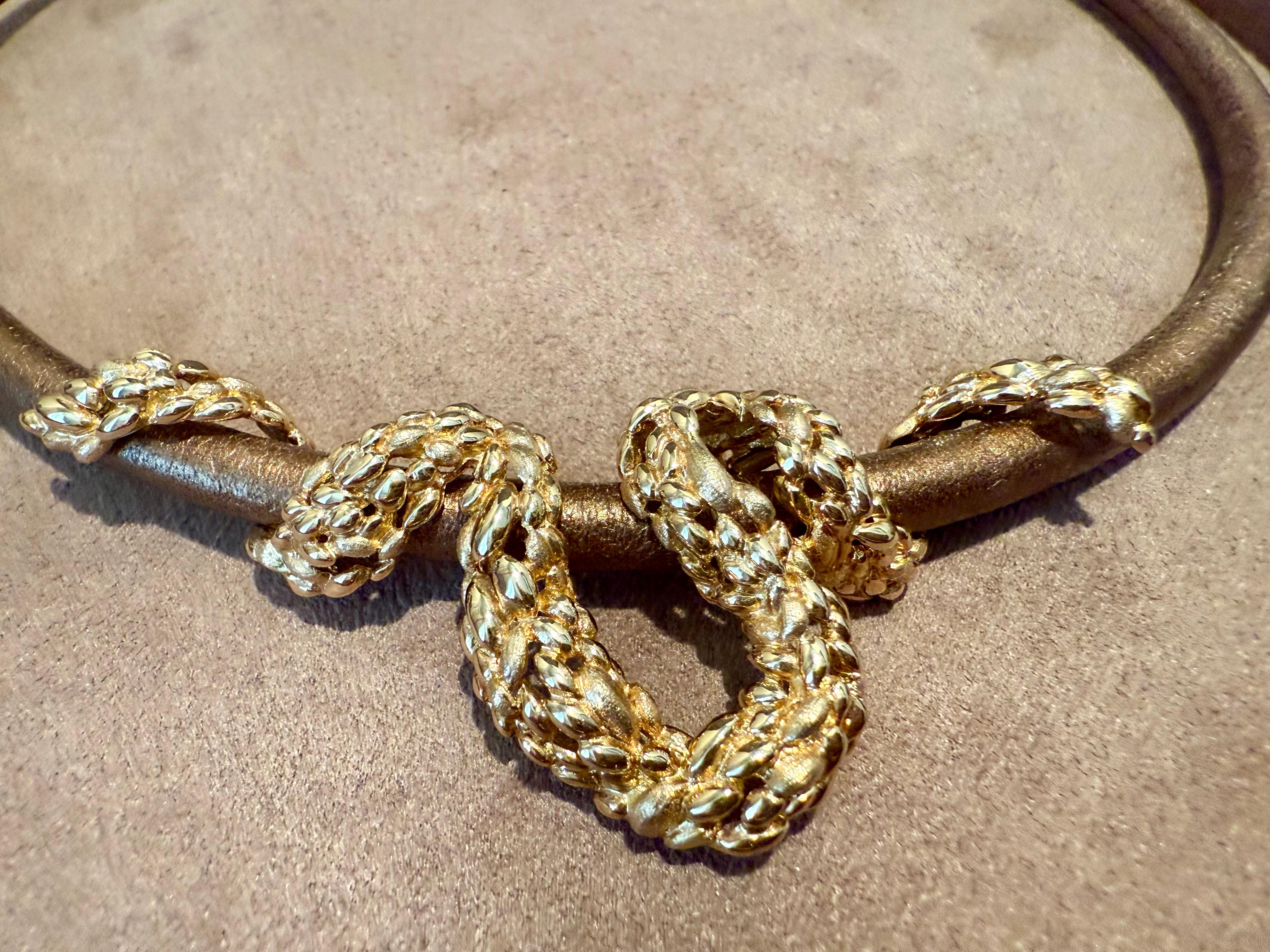 Collier en or jaune 18 K par Gilbert Albert Bon état - En vente à Zurich, Zollstrasse