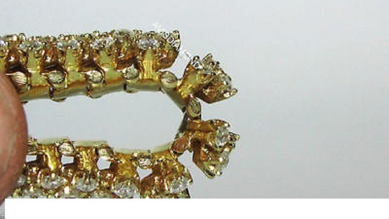 18 Karat 10.00 Carat Diamonds Dome Cluster Line Bracelet In Excellent Condition In New York, NY