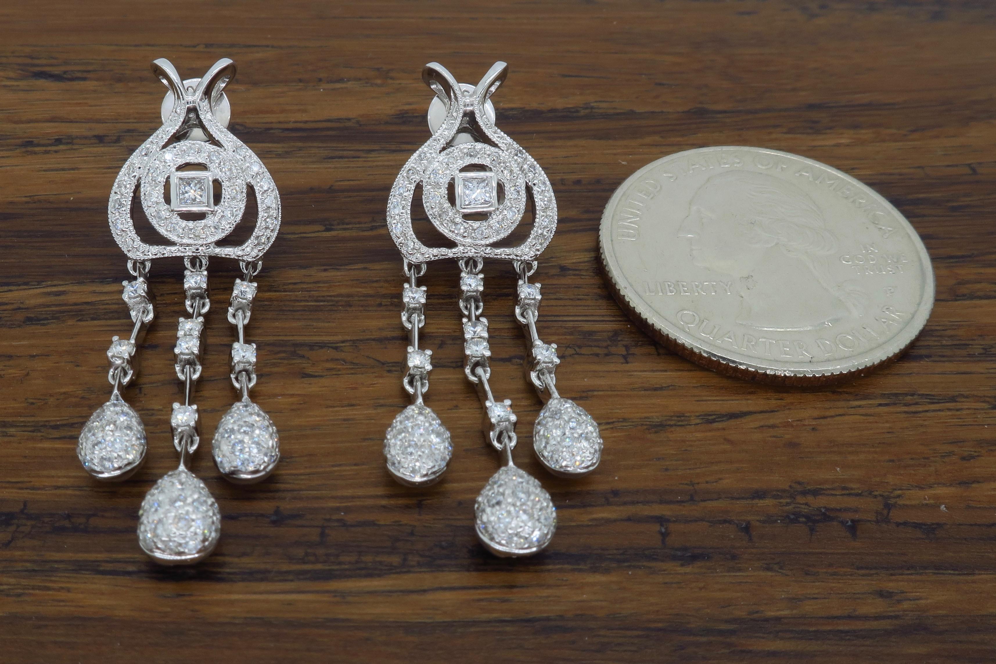 18 Karat 1.07 Carat Diamond Chandelier Earrings In New Condition In Webster, NY