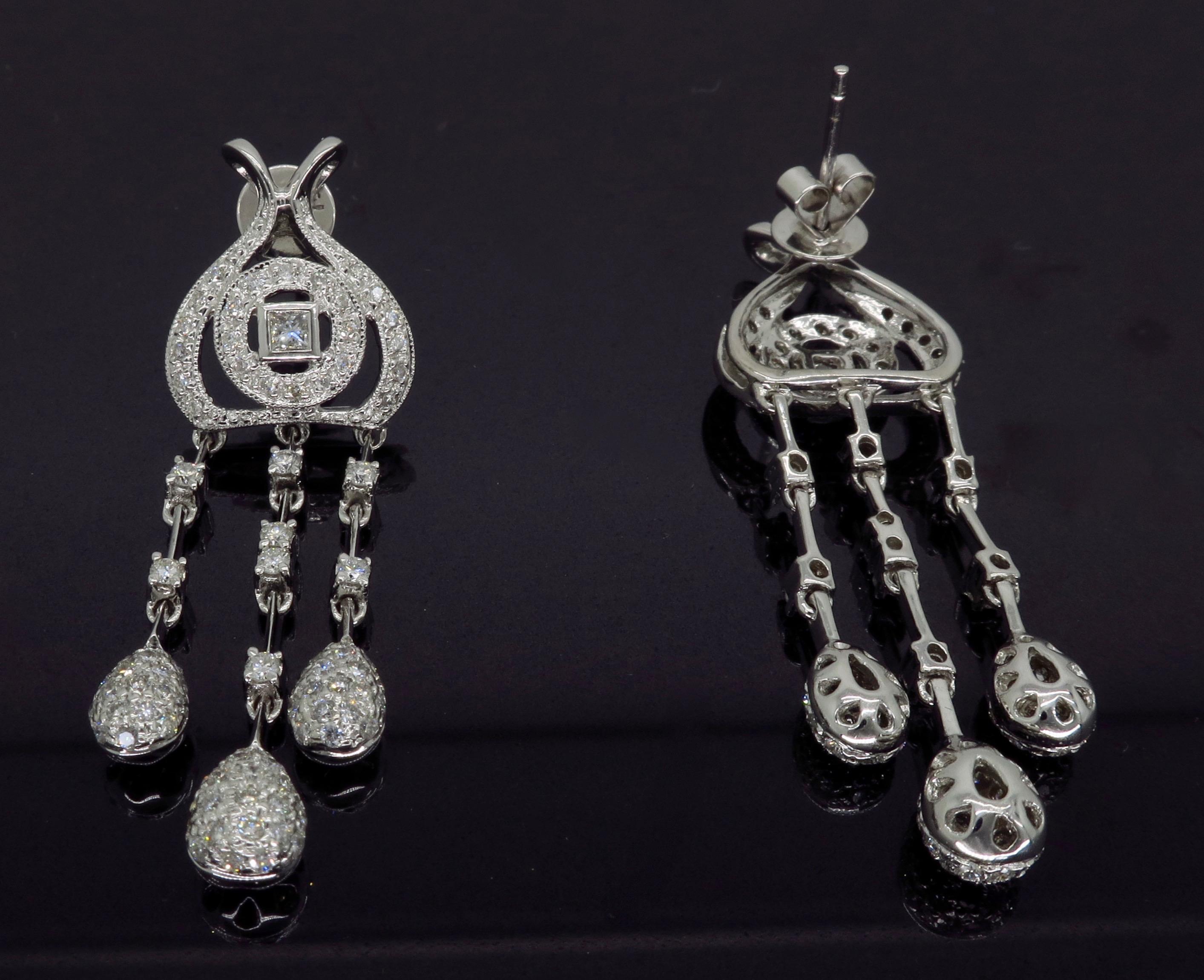 18 Karat 1.07 Carat Diamond Chandelier Earrings 2