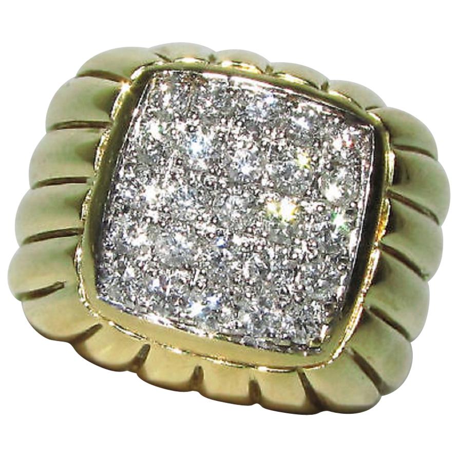 18 Karat 1.50 Carat Diamond Dome Ring A+ Mod Deco Detail en vente