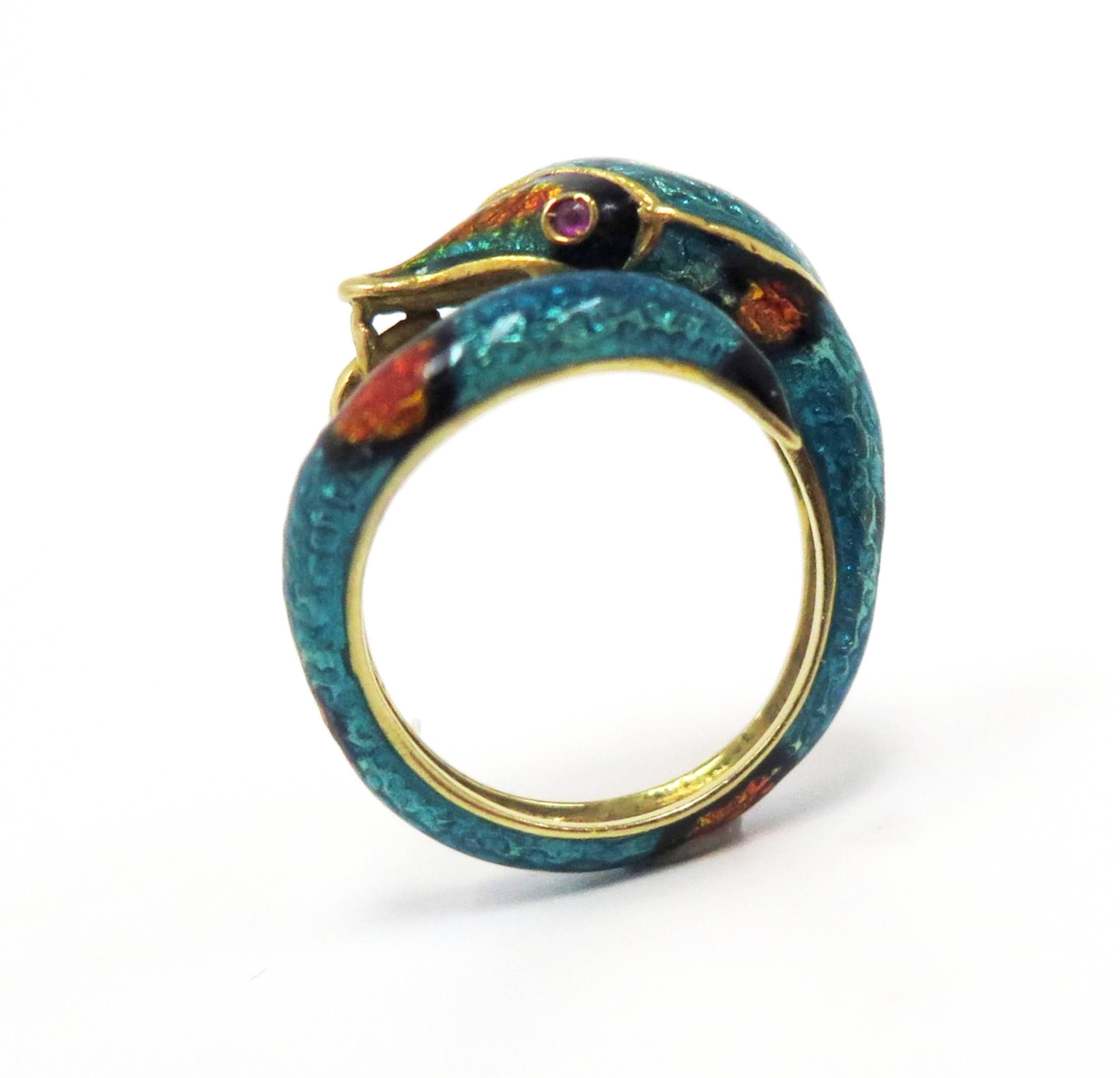 18 Karat 1960s Enamel Snake Ring with Ruby Eyes In New Condition For Sale In Bellmore, NY