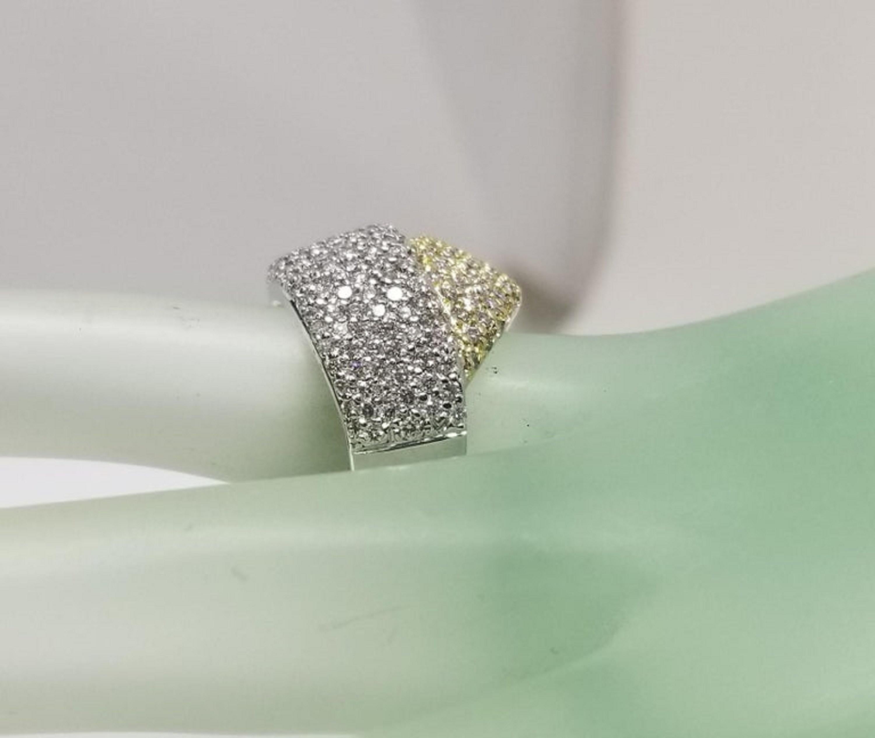 18 Karat 2-Tone 4.15 Carat Diamond Pave' Ring For Sale 2