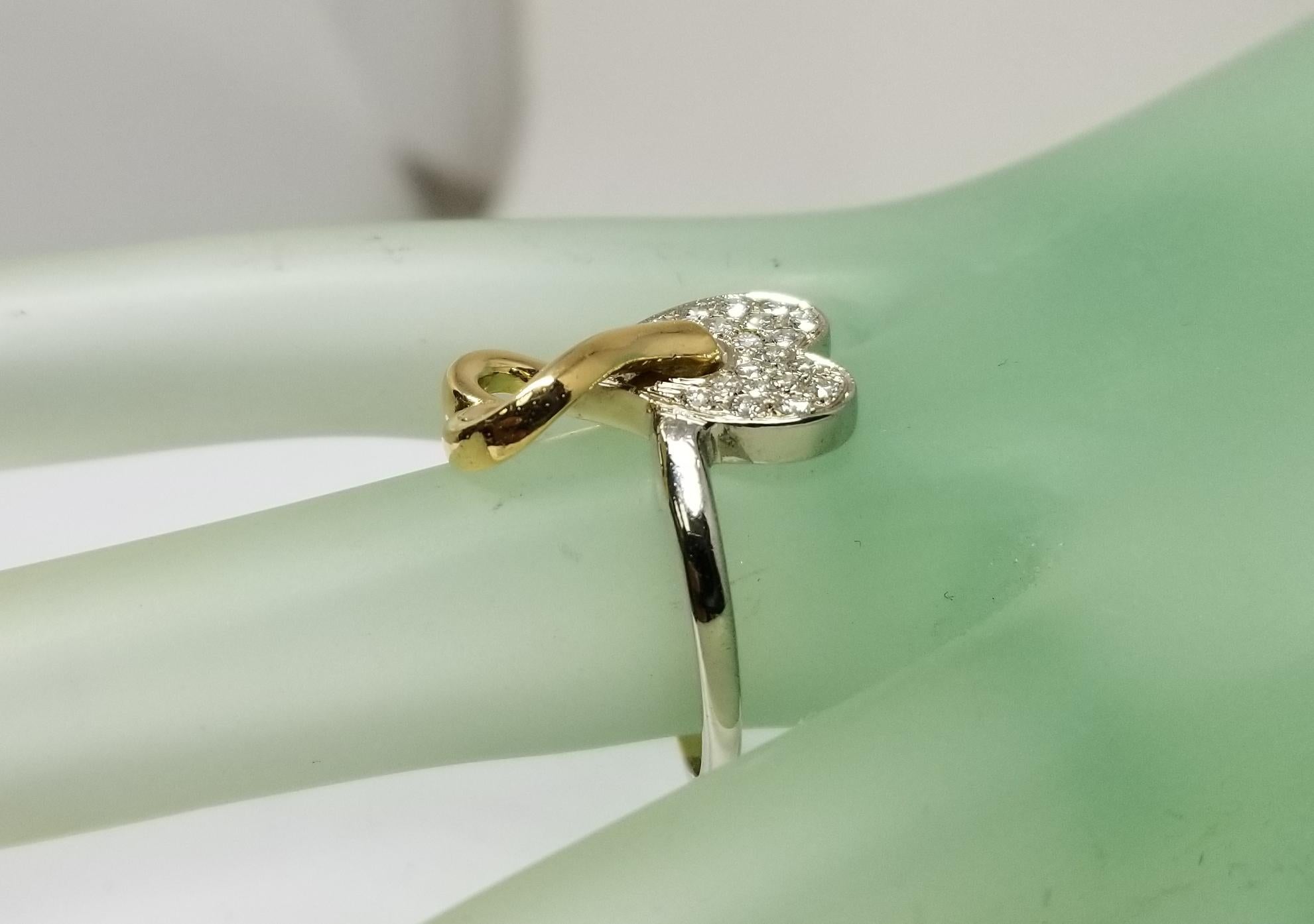 18 Karat 2-Tone Diamond Heart Ring Double Heart In Excellent Condition For Sale In Los Angeles, CA