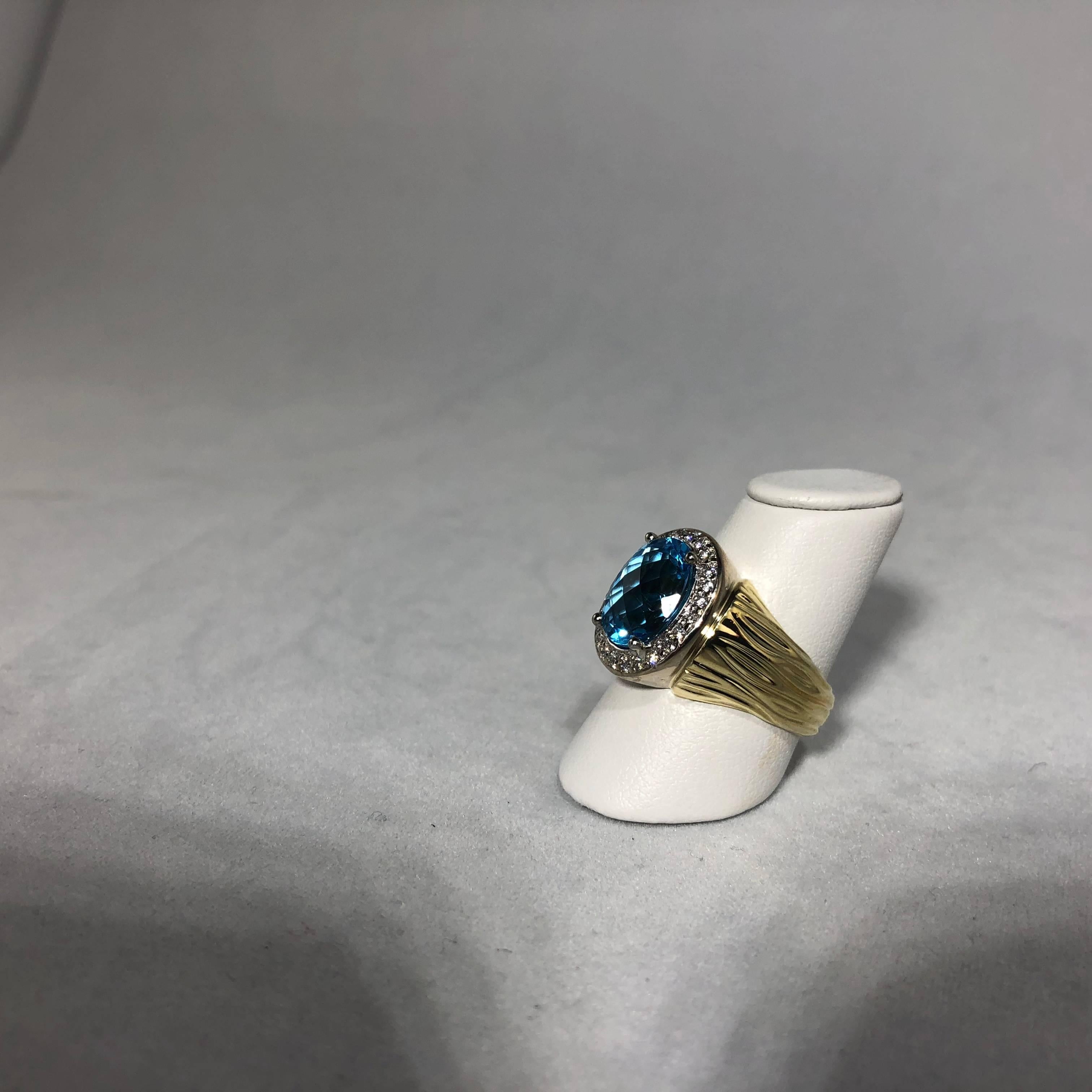 18 Karat Two-Tone Yellow and White Gold Blue Topaz and Diamond Cocktail Ring 2