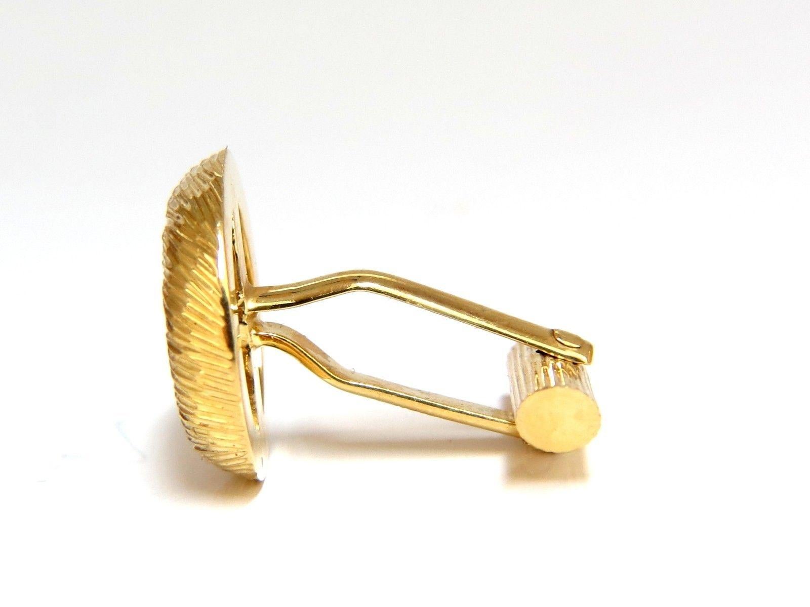18 Karat 3D Textured Gold Cufflinks In New Condition In New York, NY