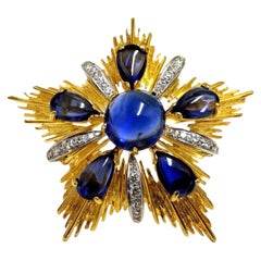 18 Karat 40 Carat Royal Medallion Brooch Pin Pendant Pearl Enhancer Ascot Knot