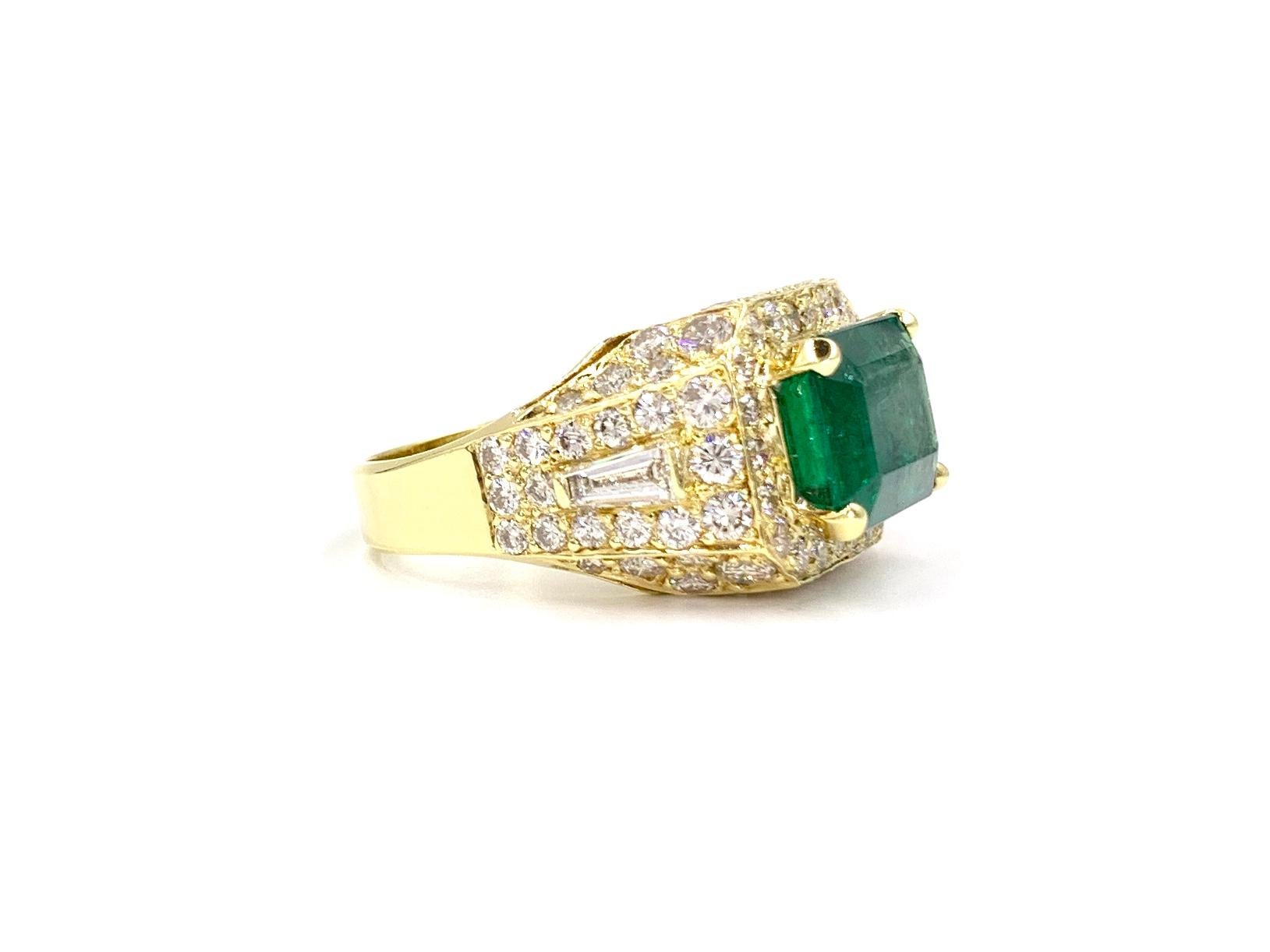 18 Karat 5.87 Carat Emerald and Diamond Cocktail Ring In Good Condition For Sale In Pikesville, MD