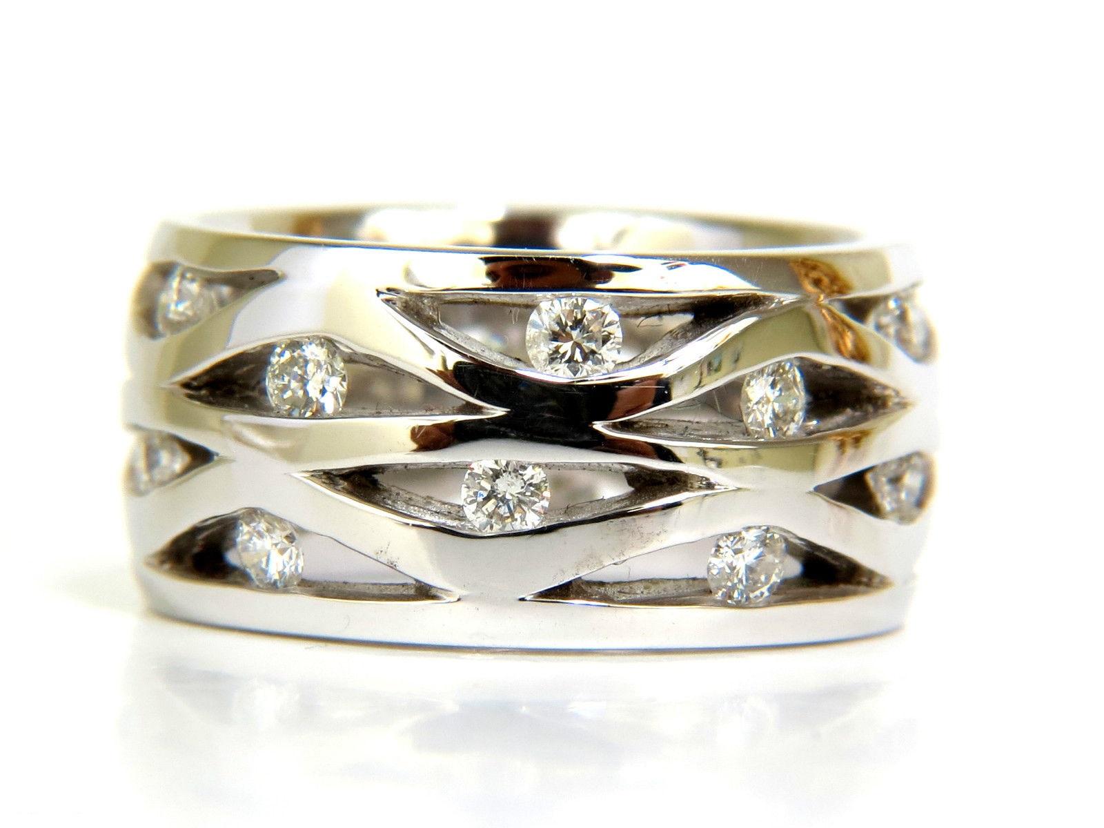 Bracelet large en or 18 carats avec diamants 0,75 carat en forme de vague en 3D en vente 1