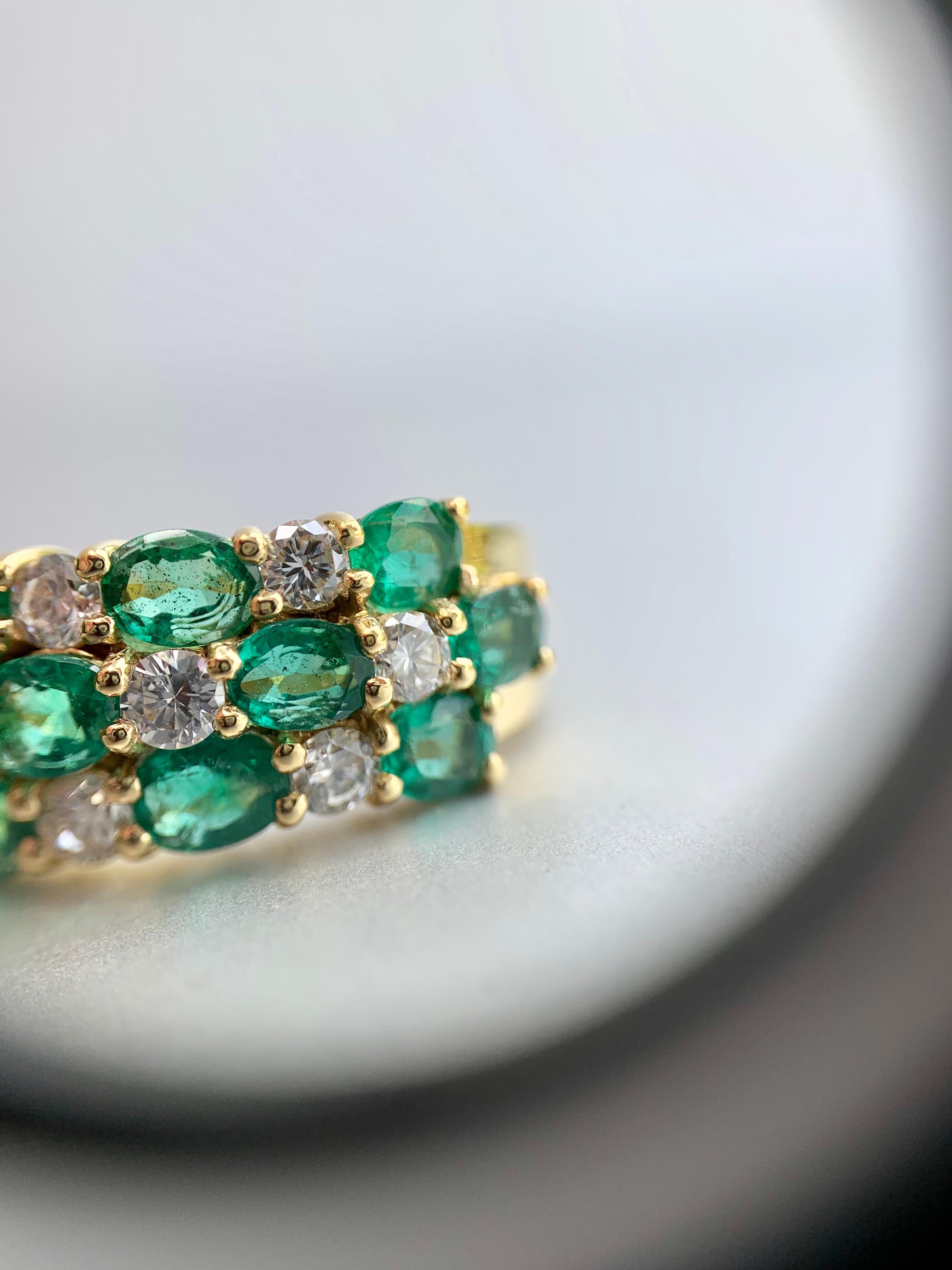 18 Karat Alternating Emerald and Diamond Wide Ring For Sale 5