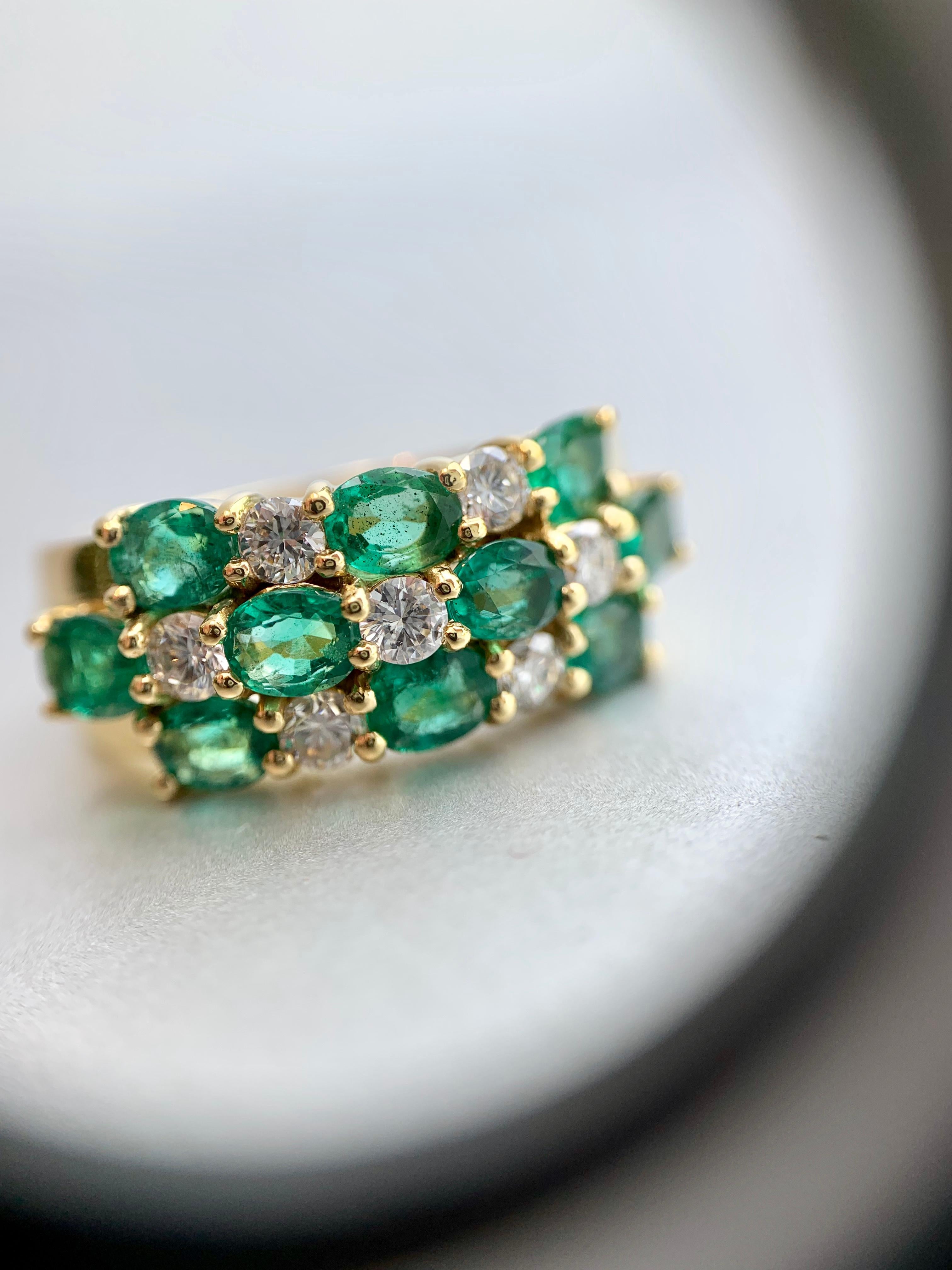 18 Karat Alternating Emerald and Diamond Wide Ring For Sale 4