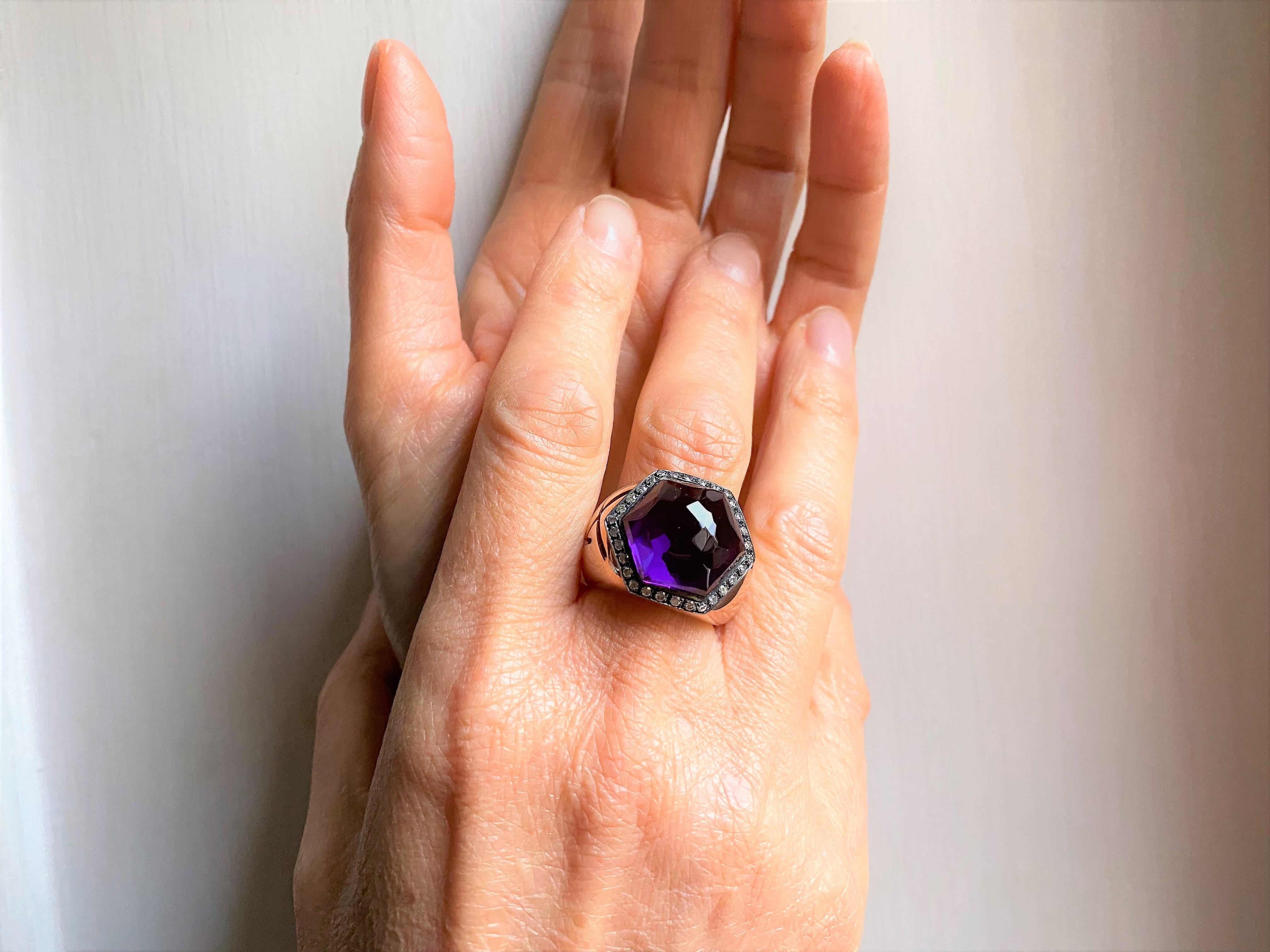 Art Deco 18 Karat Amethyst 0.40 Karat White Diamonds Rose Gold Exagonal Design Ring For Sale