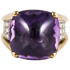 Vintage Cabochon Amethyst 18K Gold Ring with Diamonds 