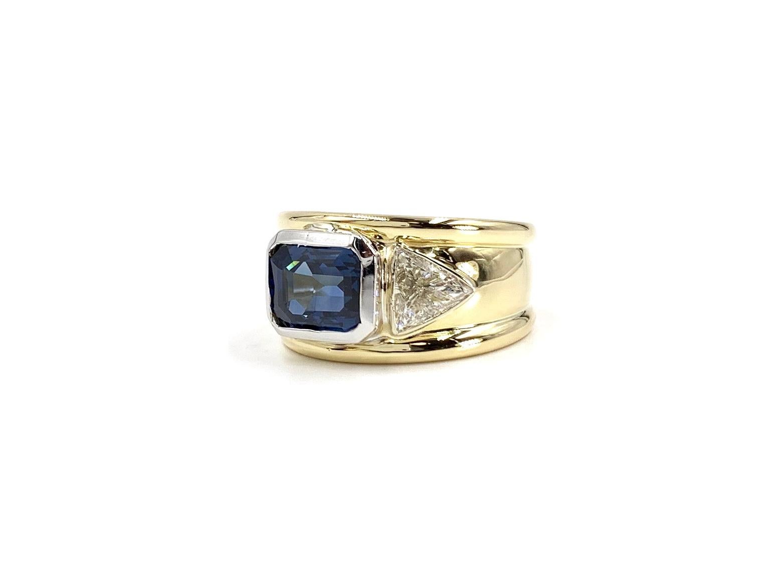 18 Karat and Platinum Three-Stone Blue Sapphire and Diamond Wide Ring For Sale 2