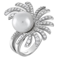 18 Karat Apus White Gold Ring With Vs-Gh Diamonds And White Pearl