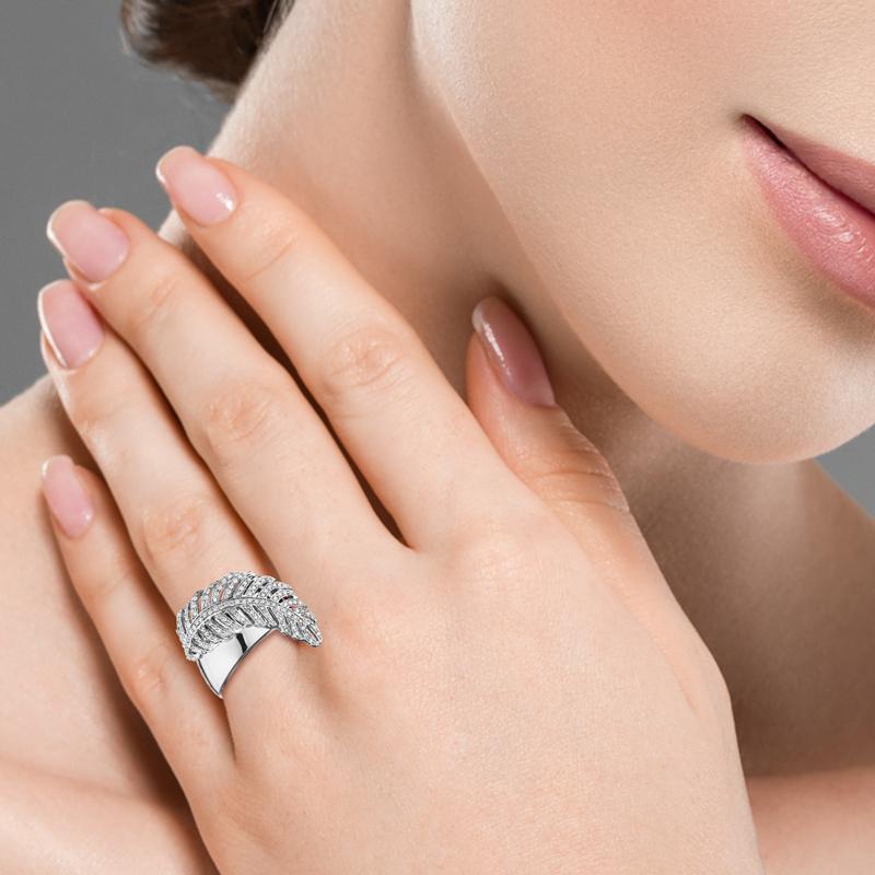 For Sale:  18 Karat Apus White Gold Ring With Vs-Gh Diamonds 4