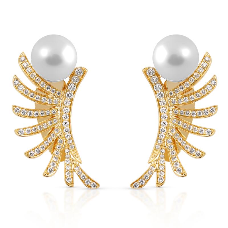 Contemporary 18 Karat Apus Yellow Gold Earring with Vs-Gh Diamonds and White Pearl For Sale