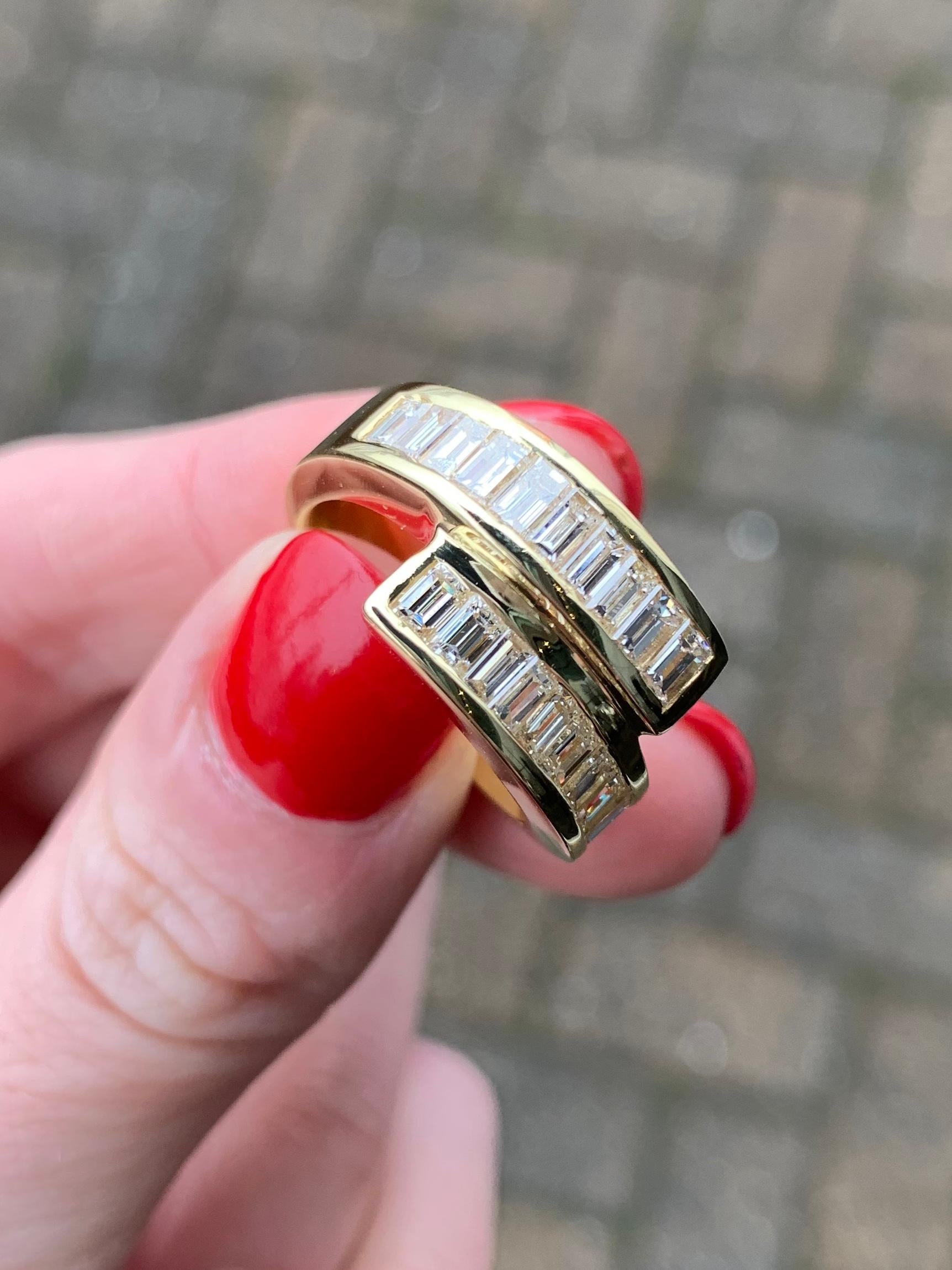 18 Karat Baguette Diamond Bypass Modern Ring For Sale 5