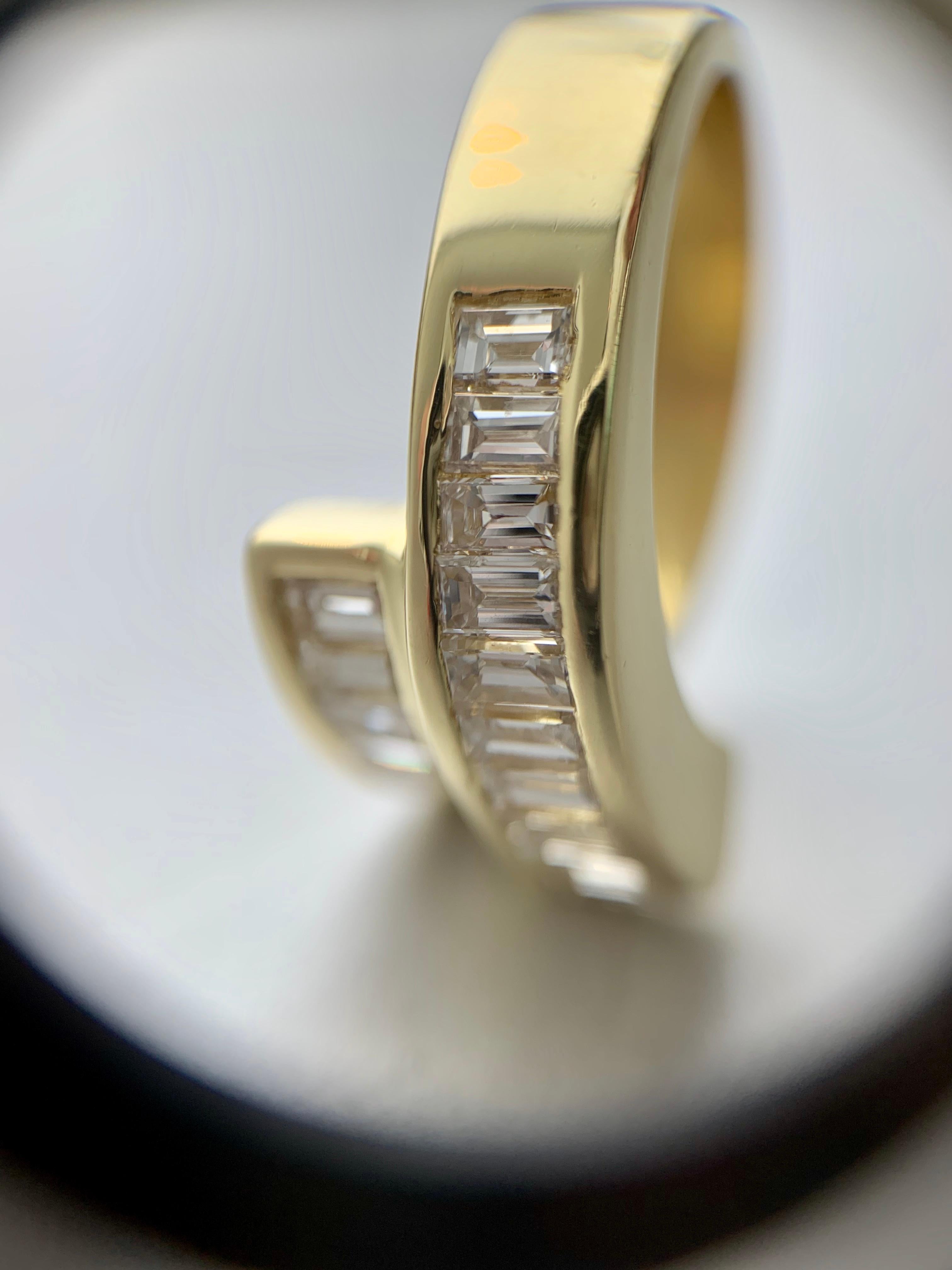 18 Karat Baguette Diamond Bypass Modern Ring For Sale 8
