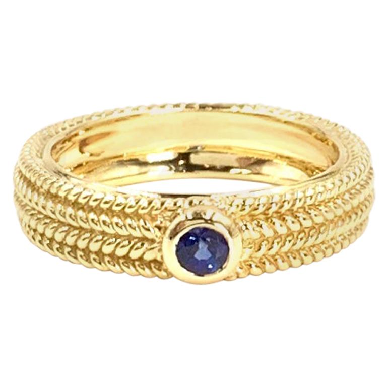 18 Karat Beaded Design Blue Sapphire Ring For Sale