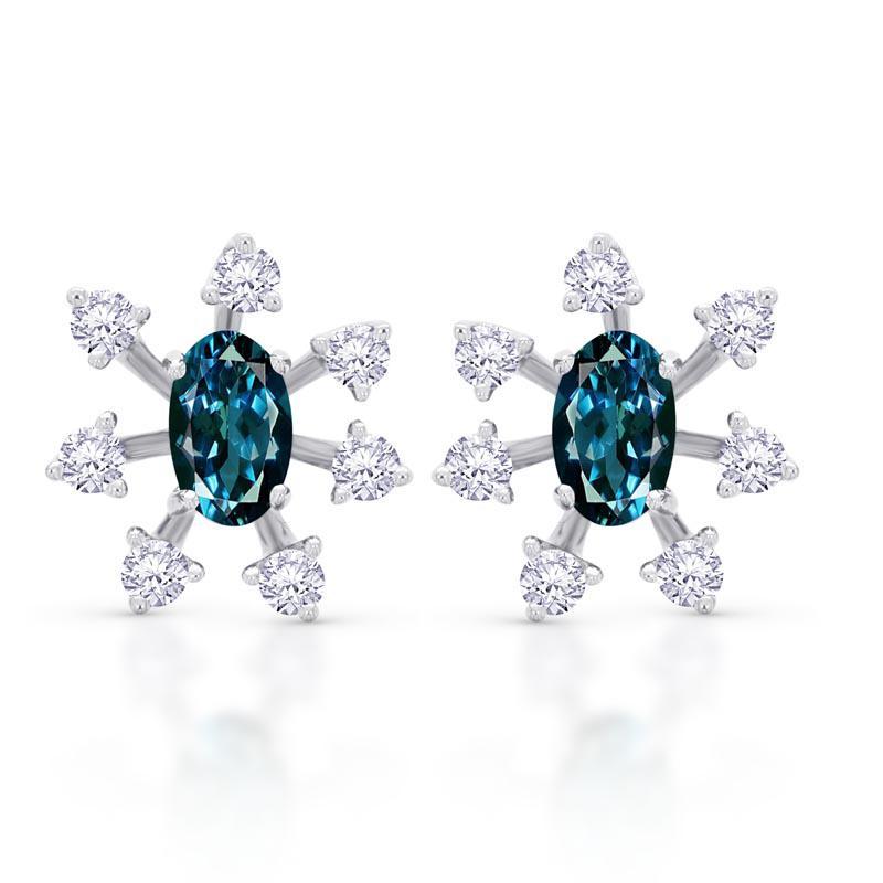 Contemporary 18 Karat Bestow White Gold Earring with Vs-Gh Diamonds and Blue Topaz For Sale