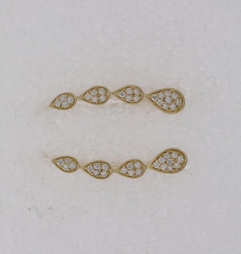 18 Karat Bestow Yellow Gold Earring with Vs Gh Diamonds In New Condition For Sale In New York, NY