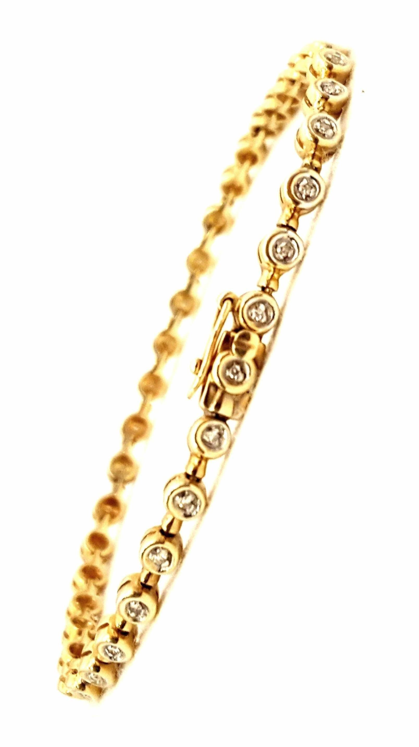 18 Karat Bezel Set Diamonds Inline Tennis Bracelet In Excellent Condition For Sale In Palm Beach, FL