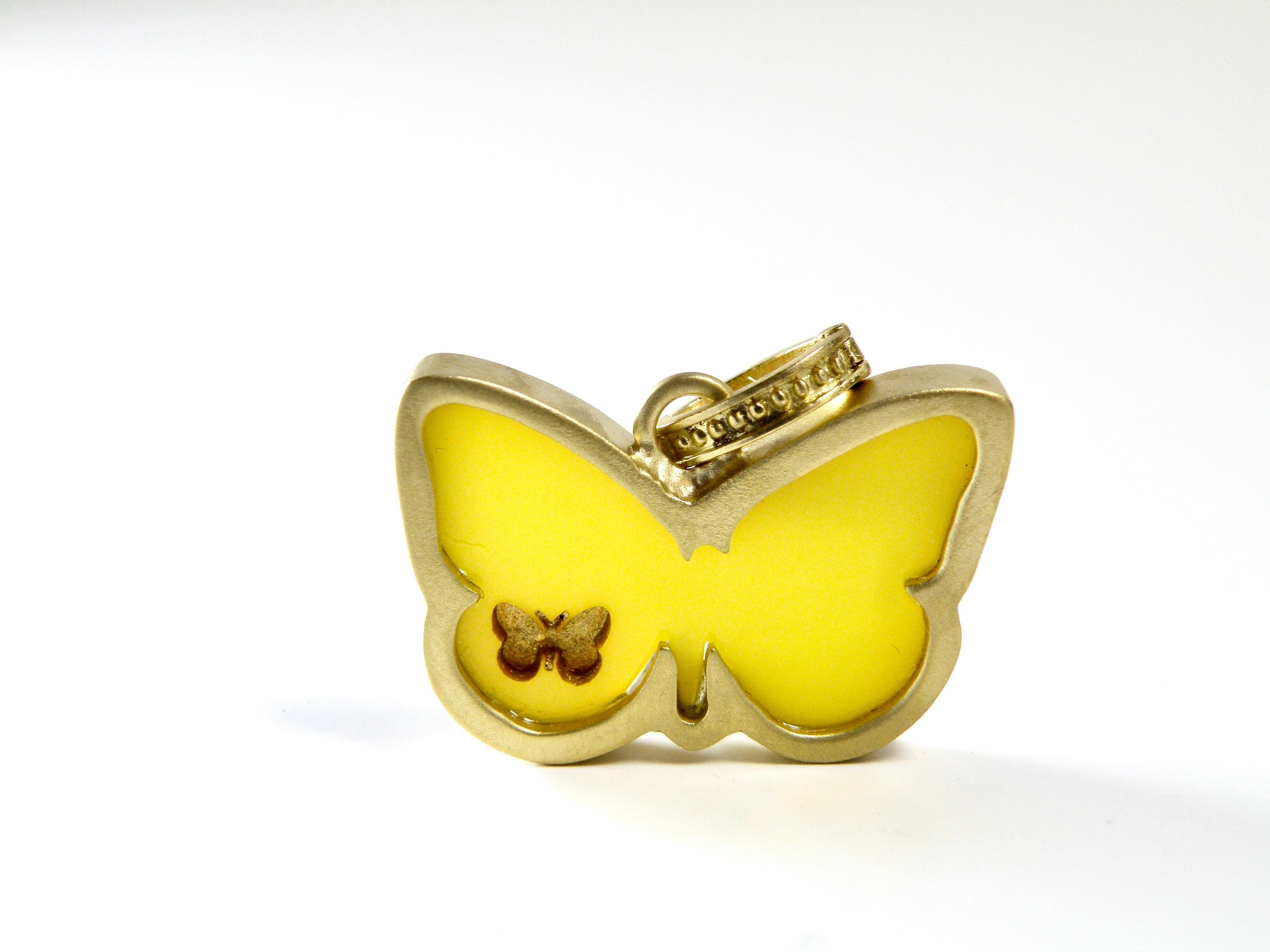 Contemporary 18 Karat Bezelled Butterfly Hand Carved in Yellow Agate For Sale