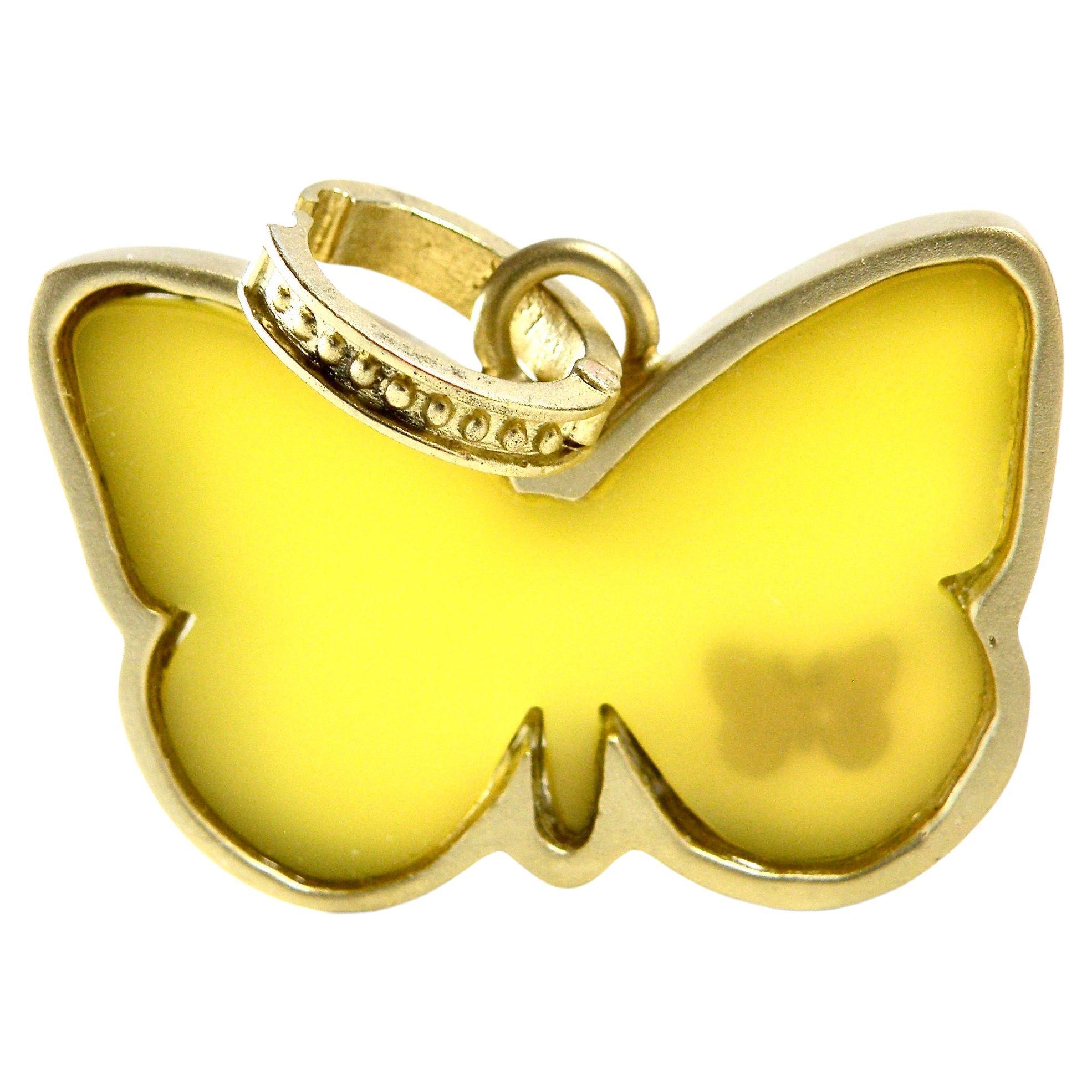 18 Karat Bezelled Butterfly Hand Carved in Yellow Agate For Sale