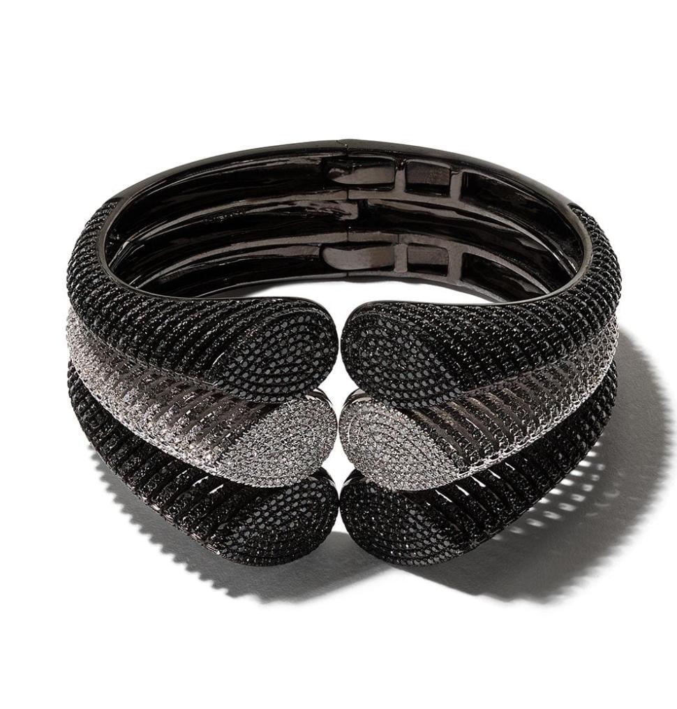 AS29
18kt black and 18kt white gold Spine diamond triple cuff

This statement Spine triple cuff from AS29 is crafted from 18kt black and 18kt white and is embellished with sparkling pavé set black and white diamonds. Featuring 6.76ct black and 2.6ct