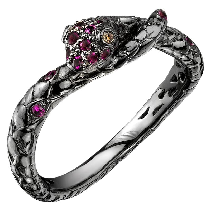Bracelet serpent en or rhodié noir 18 carats et rubis en vente
