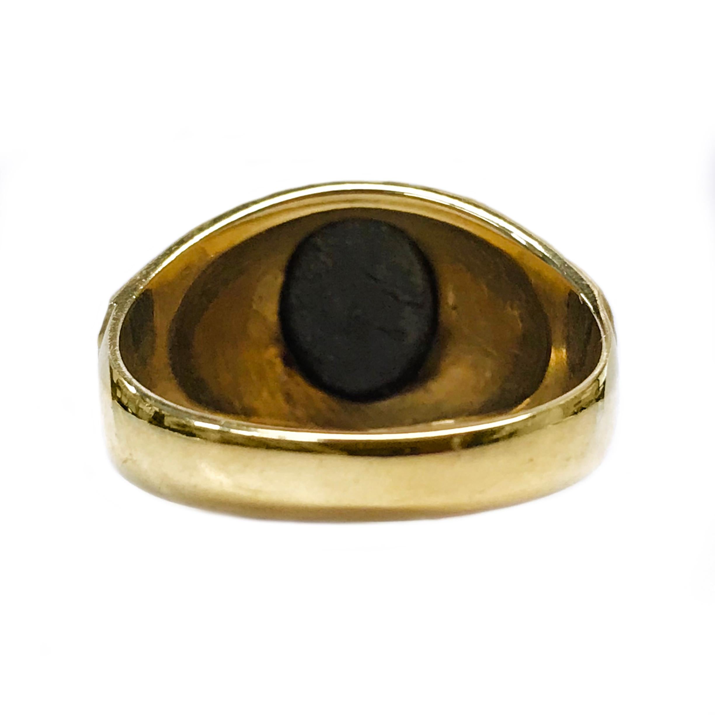 18 Karat Black Star Sapphire Ring In Good Condition In Palm Desert, CA