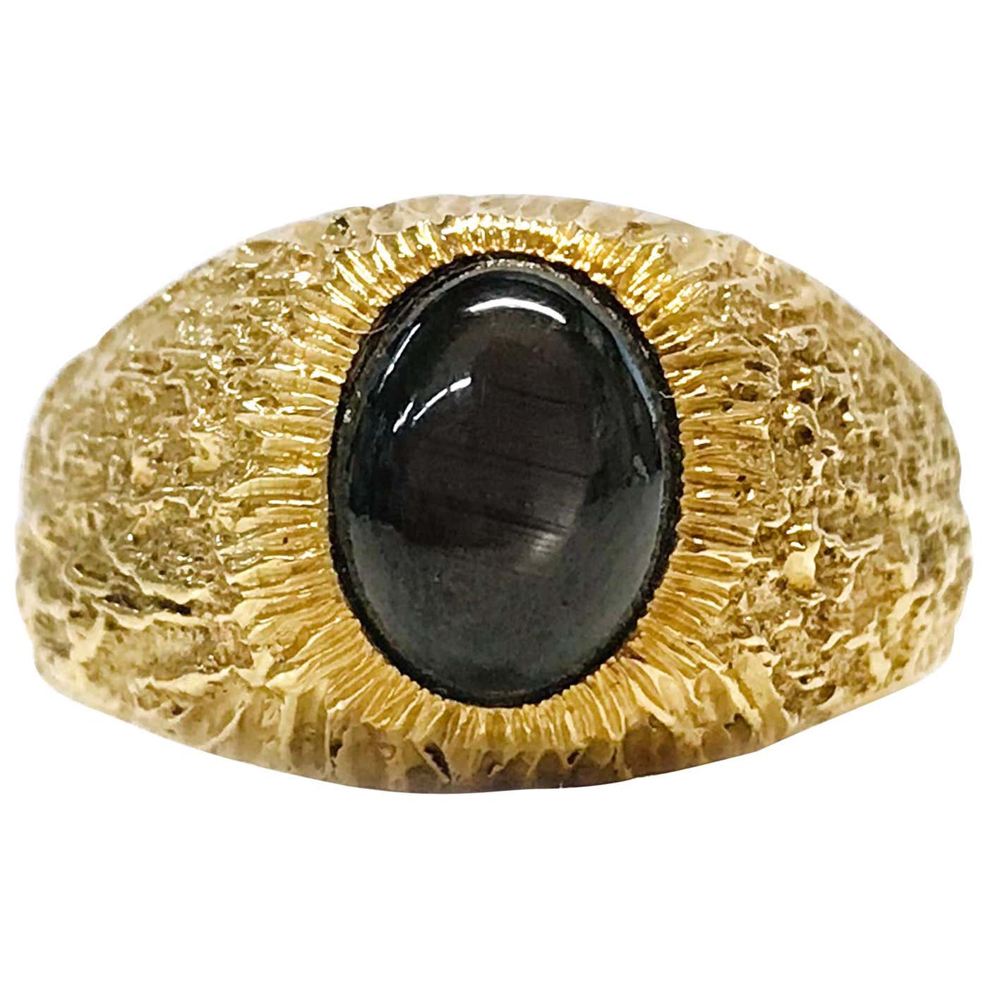 18 Karat Black Star Sapphire Ring at 1stDibs | black star sapphire bracelet