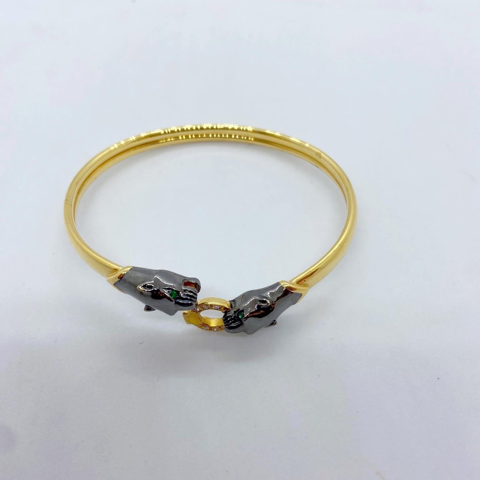 Taille ronde Bracelet tête de panthère double en or noirci 18 carats avec diamants en vente