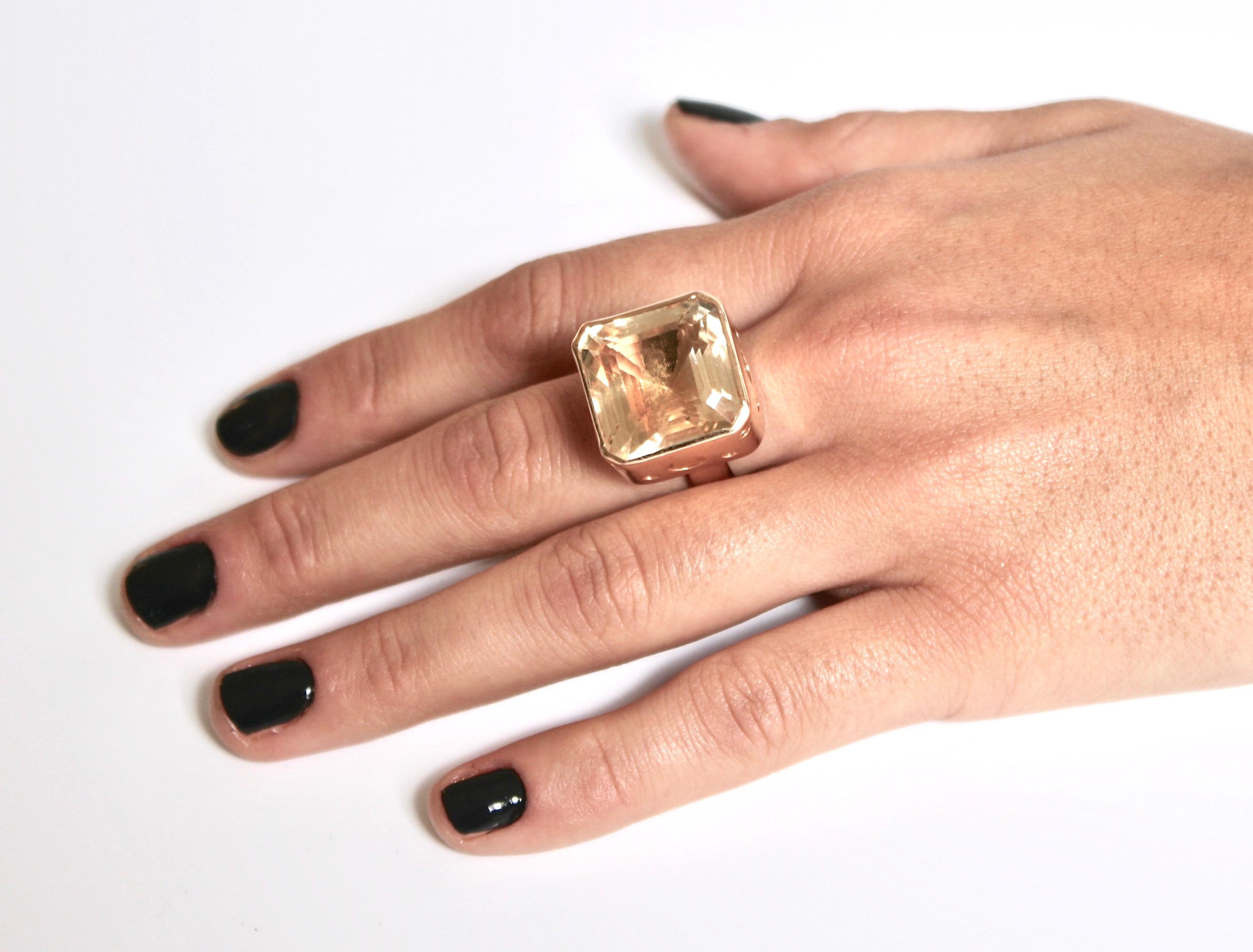 Women's  18 karat  Bold Gold & Citrine Ring 1970 For Sale