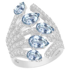 18 Karat Botanica White Gold Ring With Vs-Gh Diamonds And Blue Aquamarine