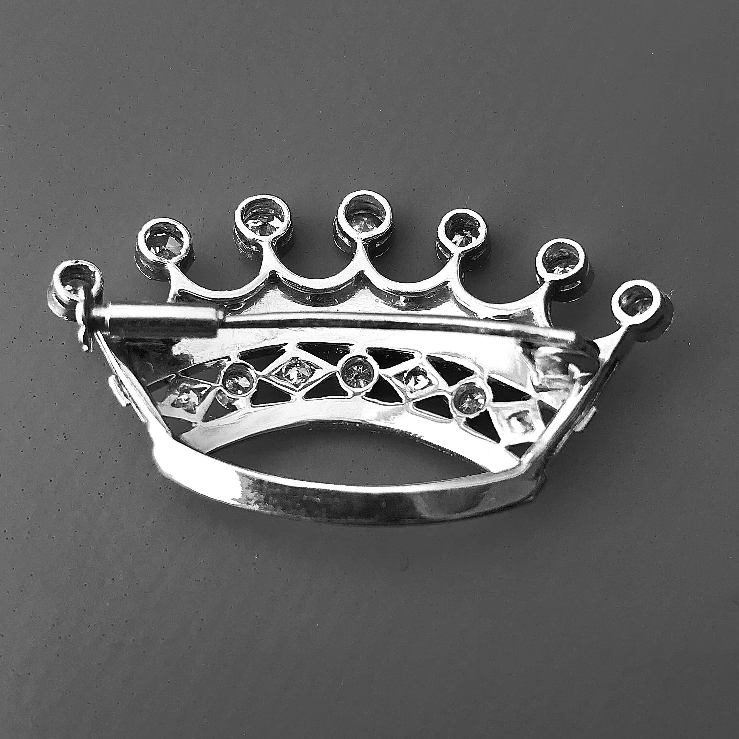 Modern 18-Karat Brooch in White Gold and Diamonds, Crown-Shaped Pins