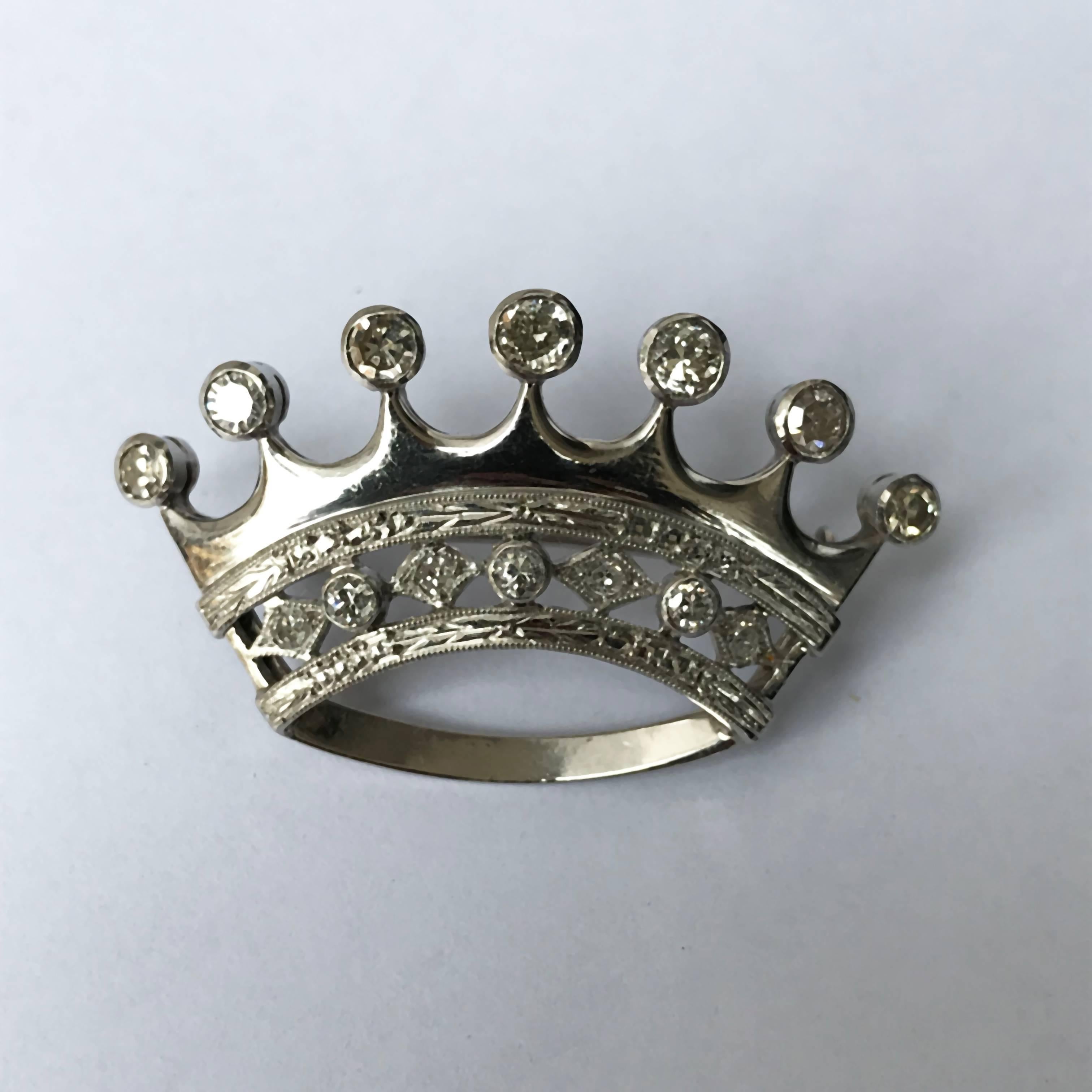 18-Karat Brooch in White Gold and Diamonds, Crown-Shaped Pins 1